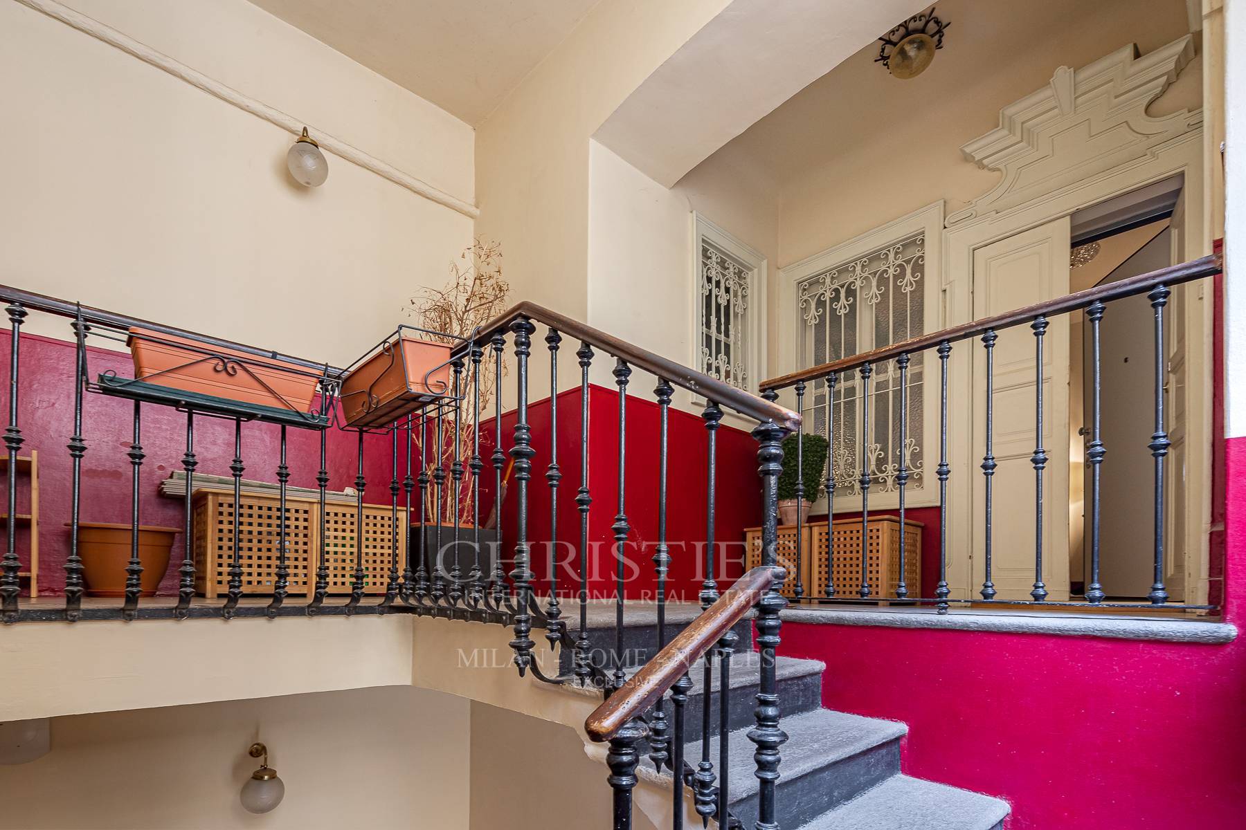 picture of Elegant Apartment In A Prestigious Period Building