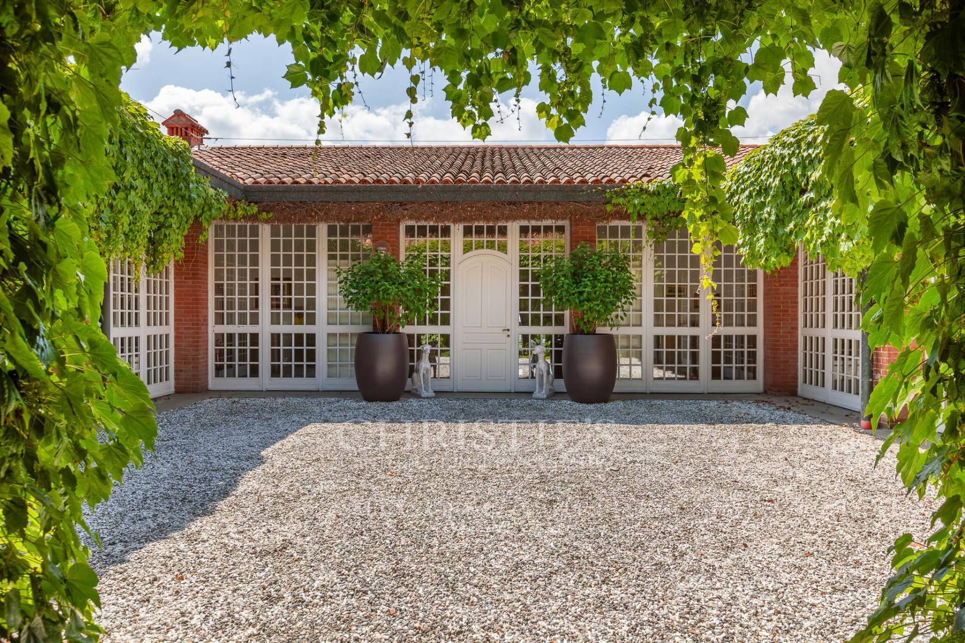 picture of Prestigious Lakefront Estate In Eupilio (co)