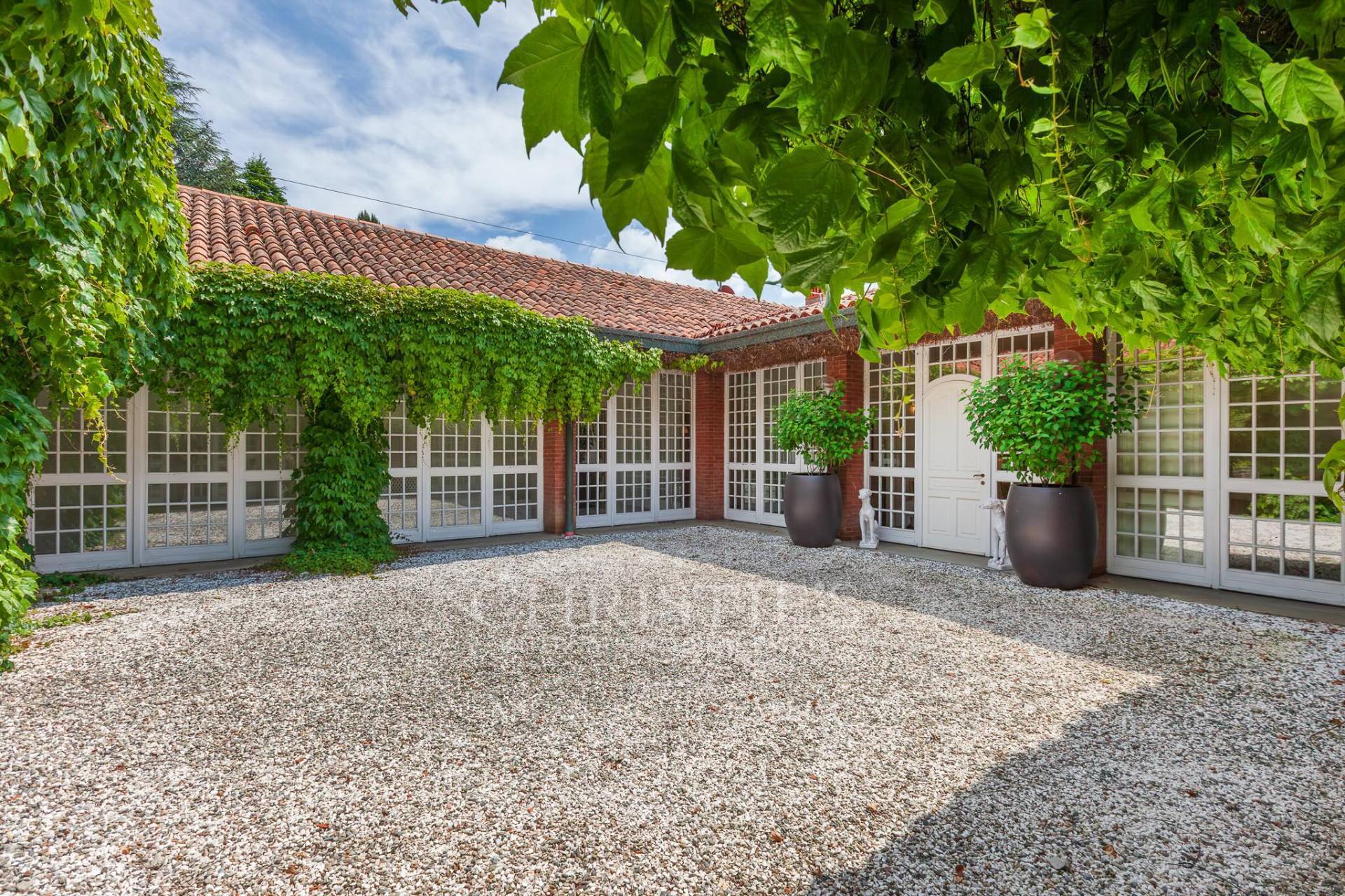 picture of Prestigious Lakefront Estate In Eupilio (co)
