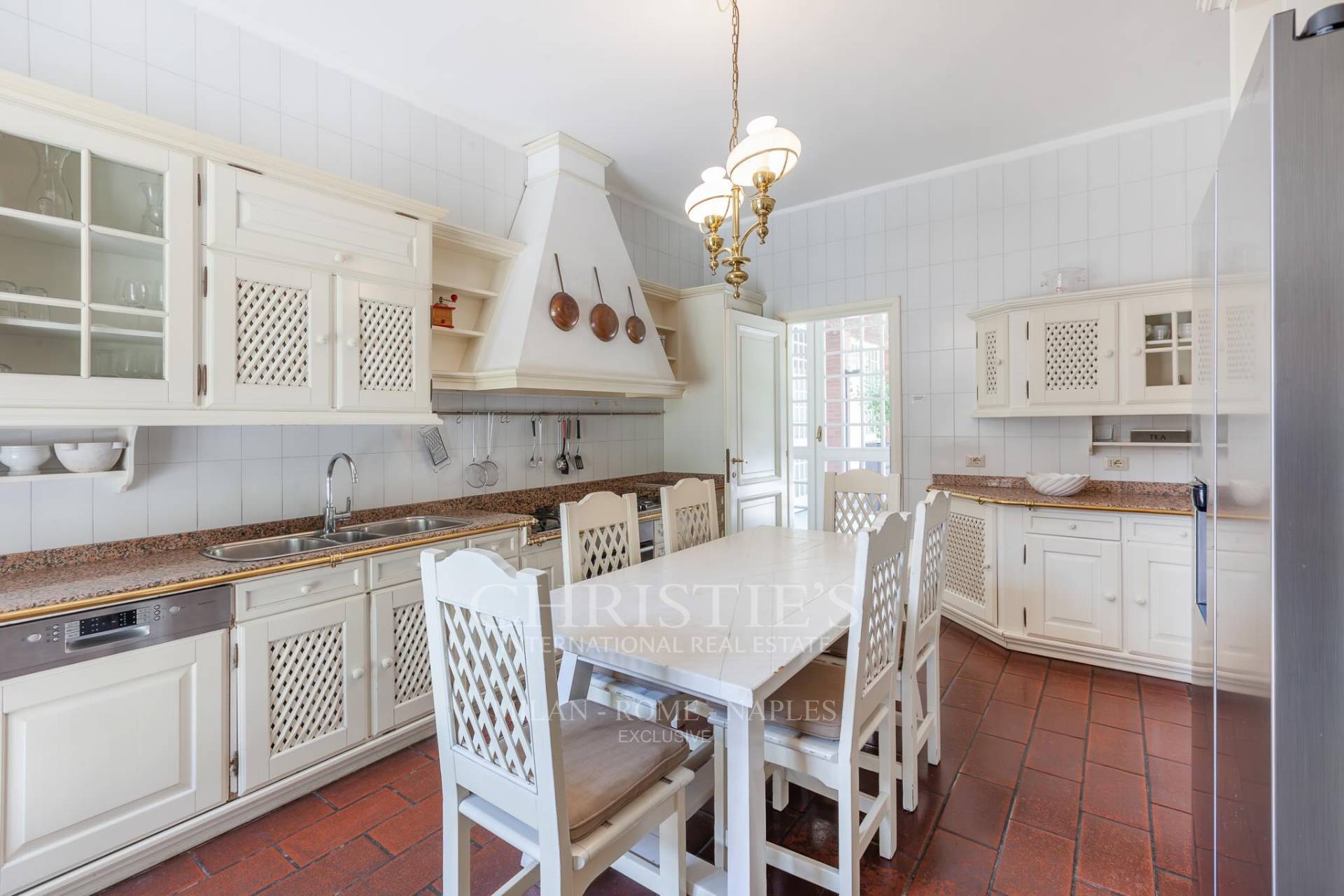 picture of Prestigious Lakefront Estate In Eupilio (co)