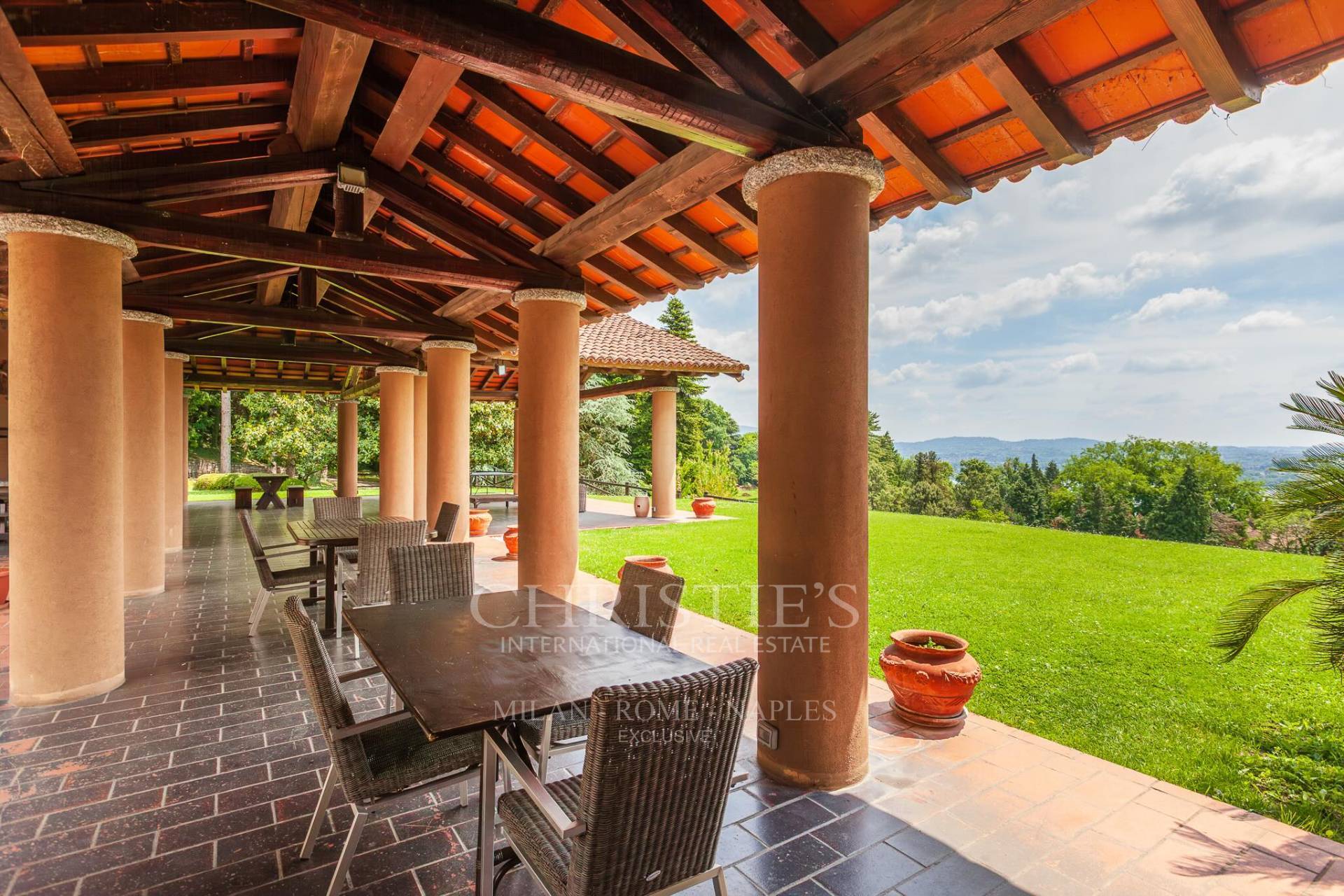 picture of Prestigious Lakefront Estate In Eupilio (co)