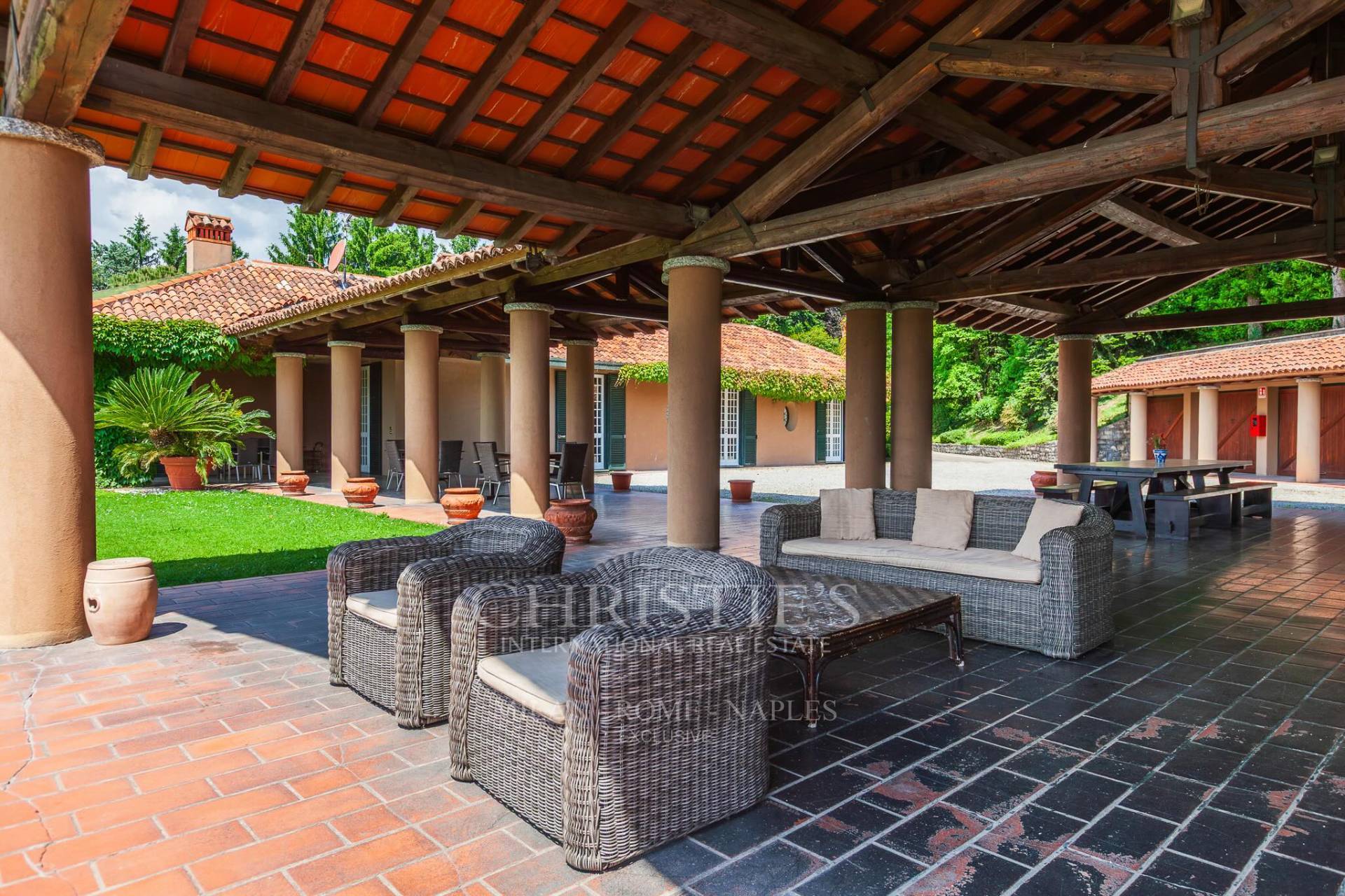 picture of Prestigious Lakefront Estate In Eupilio (co)