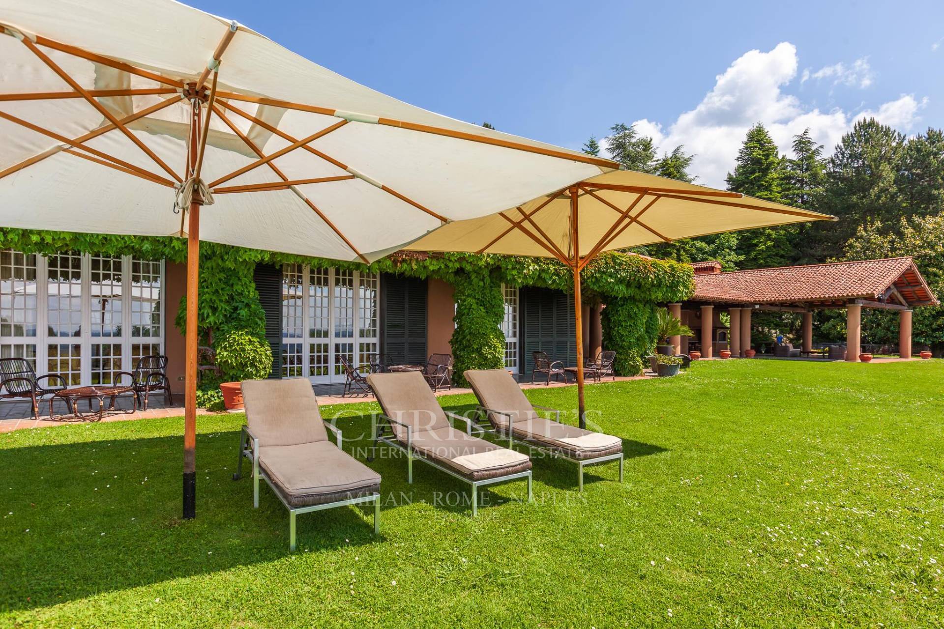picture of Prestigious Lakefront Estate In Eupilio (co)