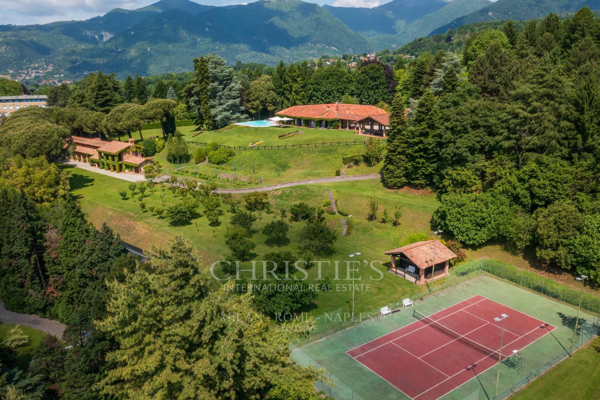 picture of Prestigious Lakefront Estate In Eupilio (co)