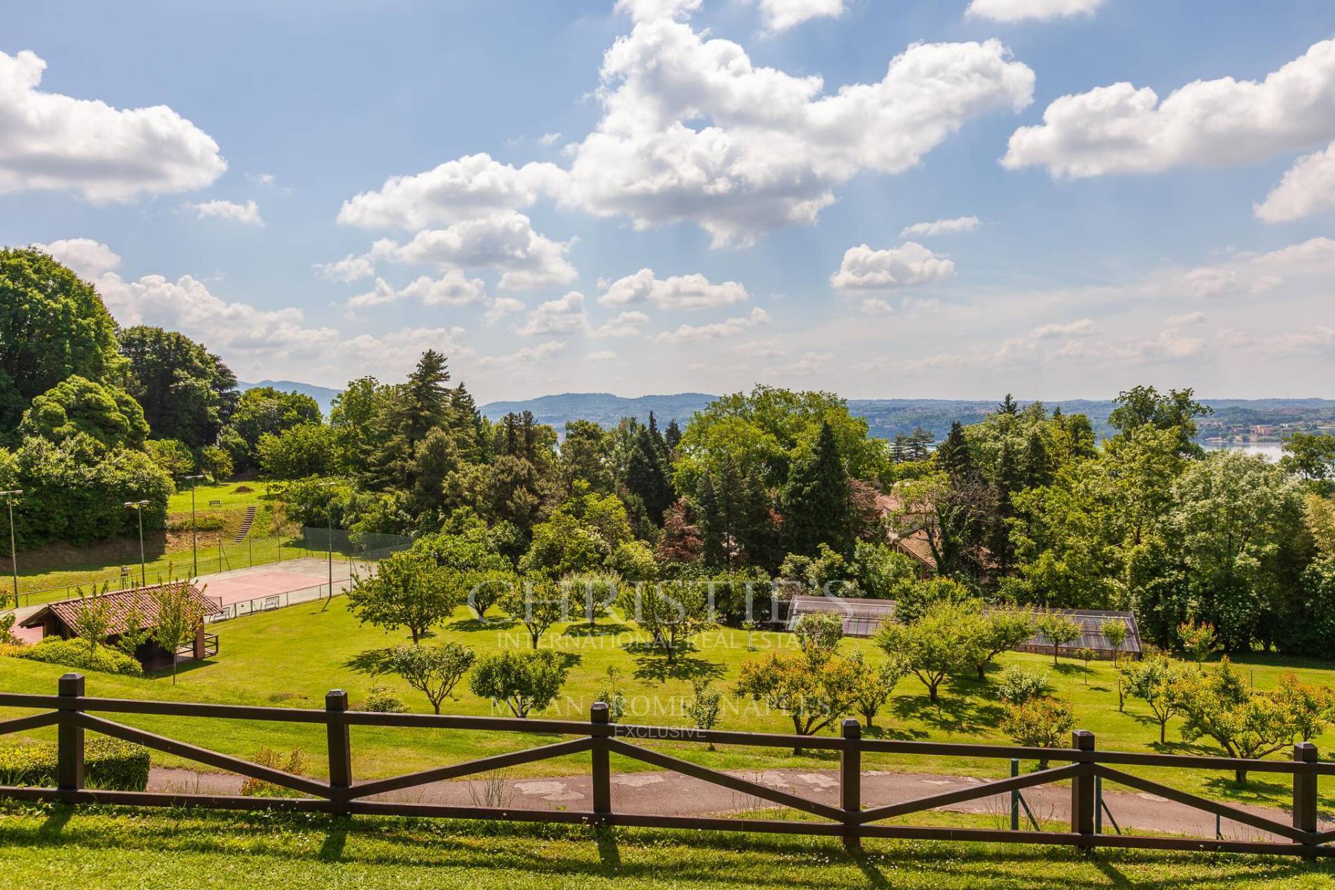 picture of Prestigious Lakefront Estate In Eupilio (co)