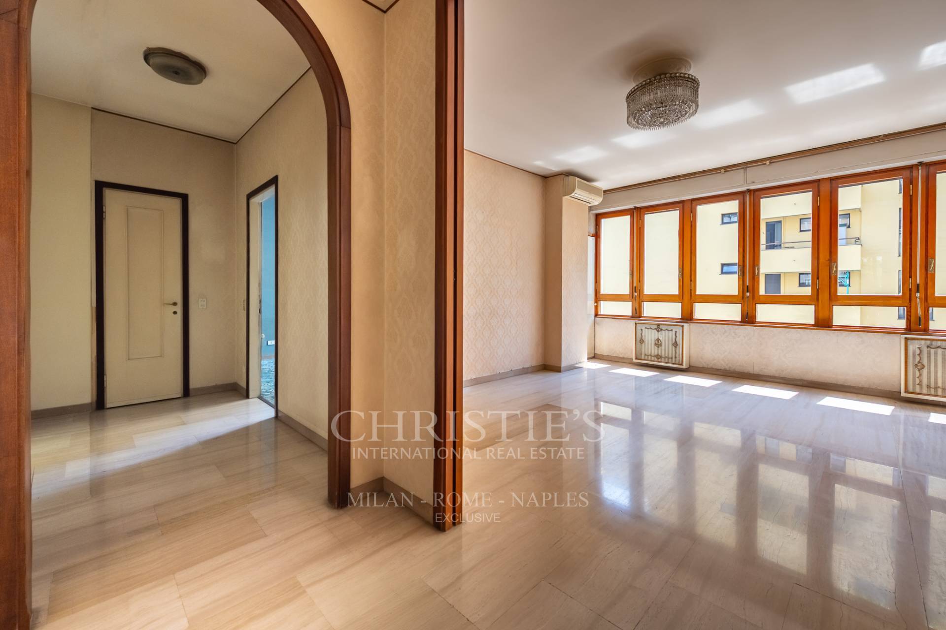 picture of Bright Apartment In A Prestigious Setting In The Arena/parco Sempione Area