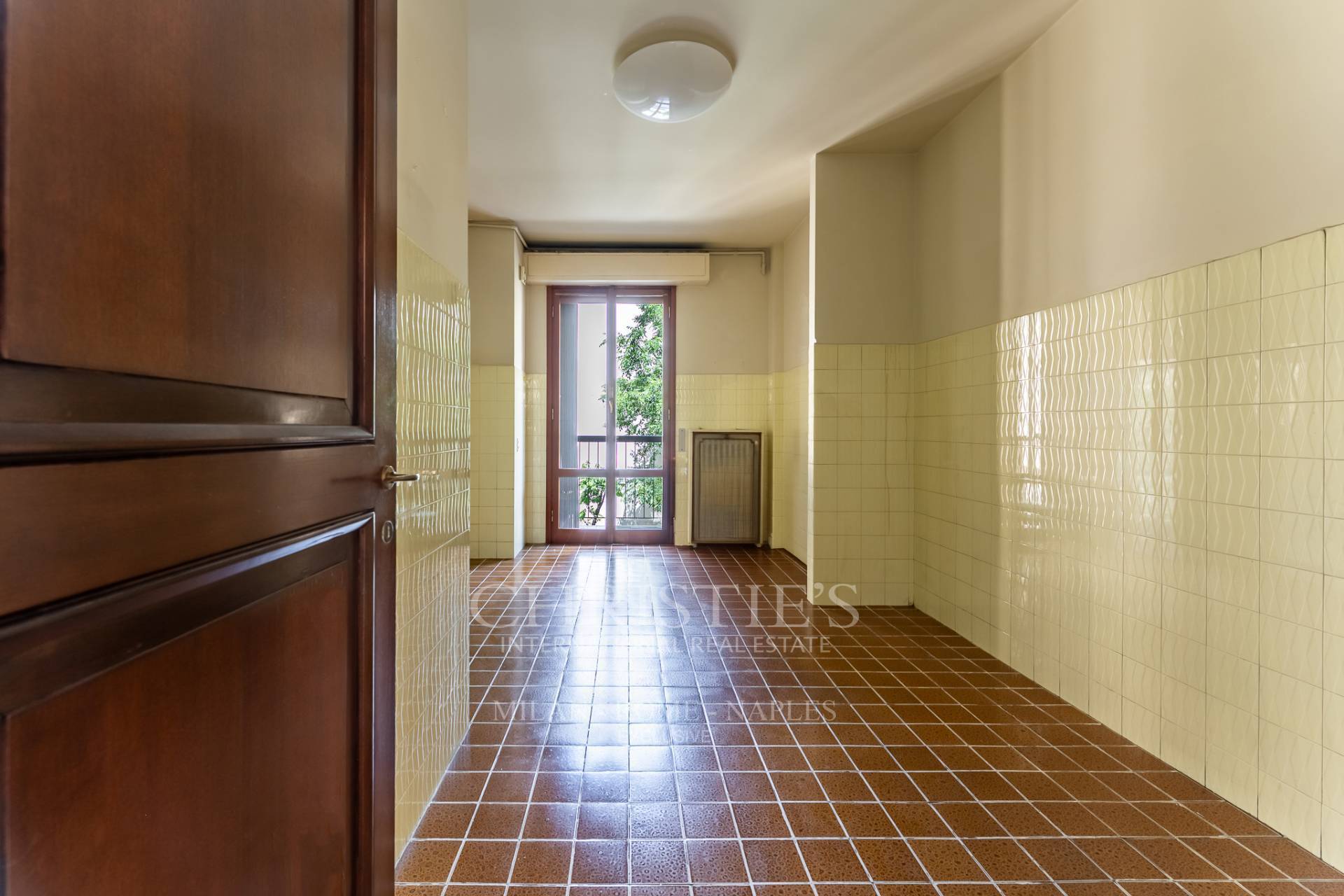 picture of Bright Apartment In A Prestigious Setting In The Arena/parco Sempione Area