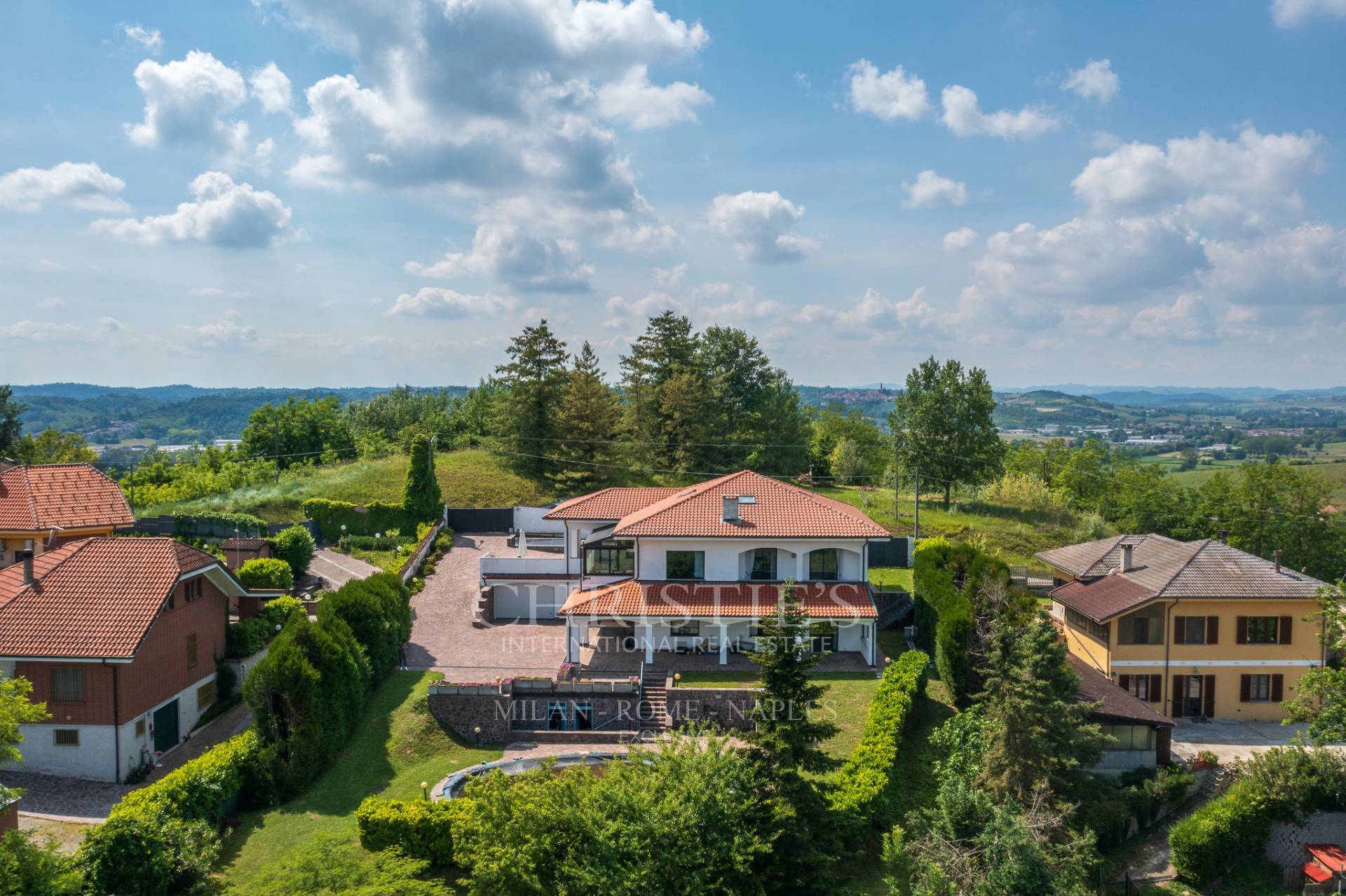 picture of Panoramic Villa With Pool – A Charming Retreat In The Heart Of Monferrato