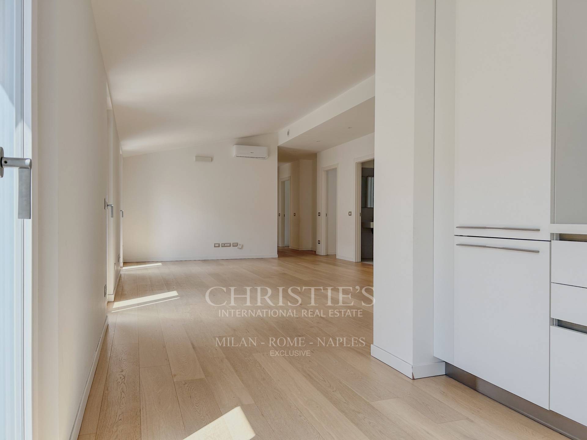 picture of Bright Three-bedroom Apartment On The Top Floor - Bergognone Area