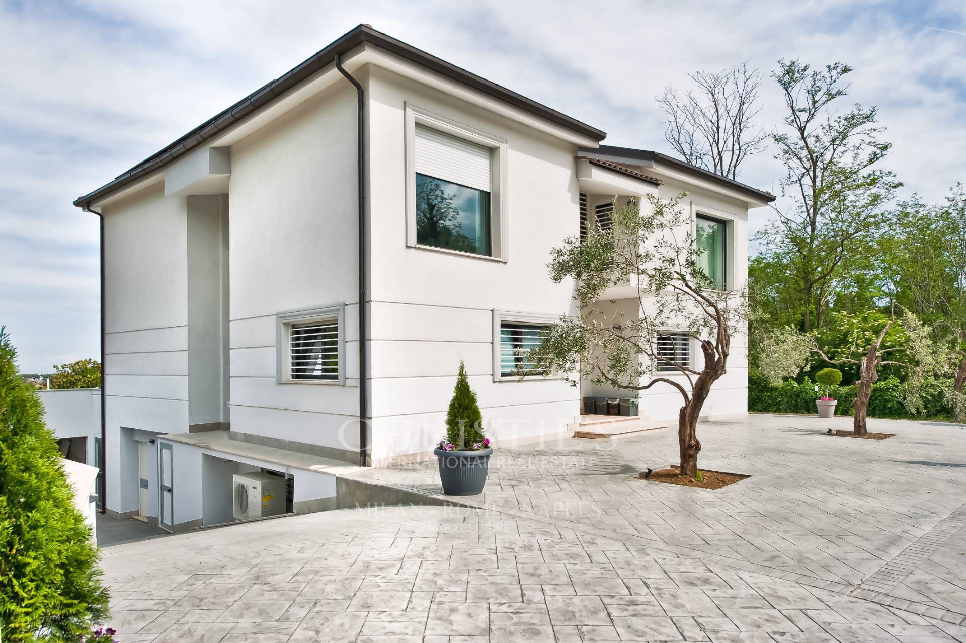 picture of Splendid Modern Villa With Garden – Rocca Di Papa