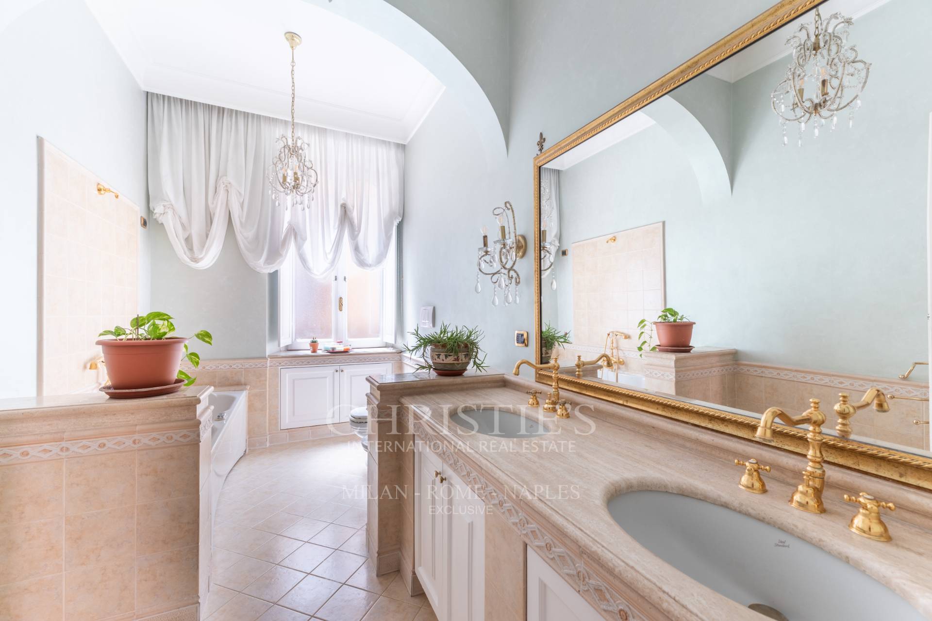 picture of Prestigious Apartment In The Heart Of The Salario District