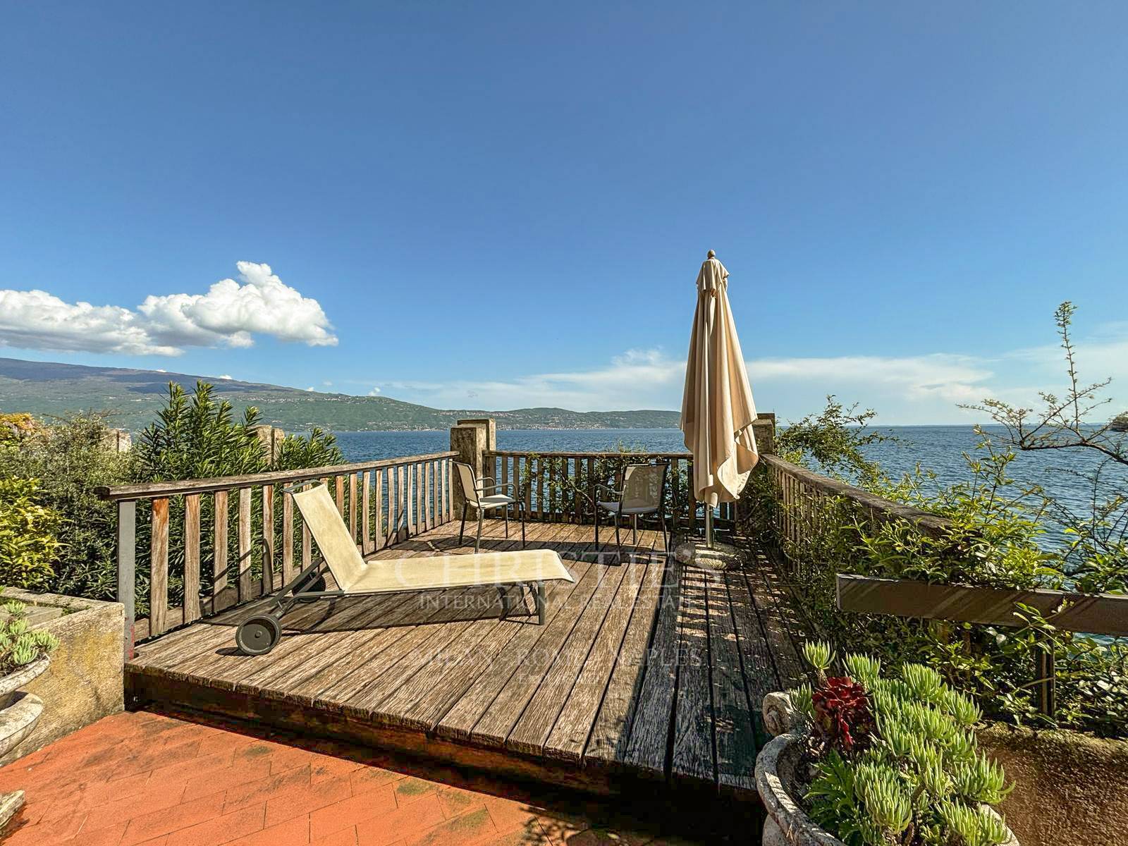 picture of Villa Overlooking The Lake