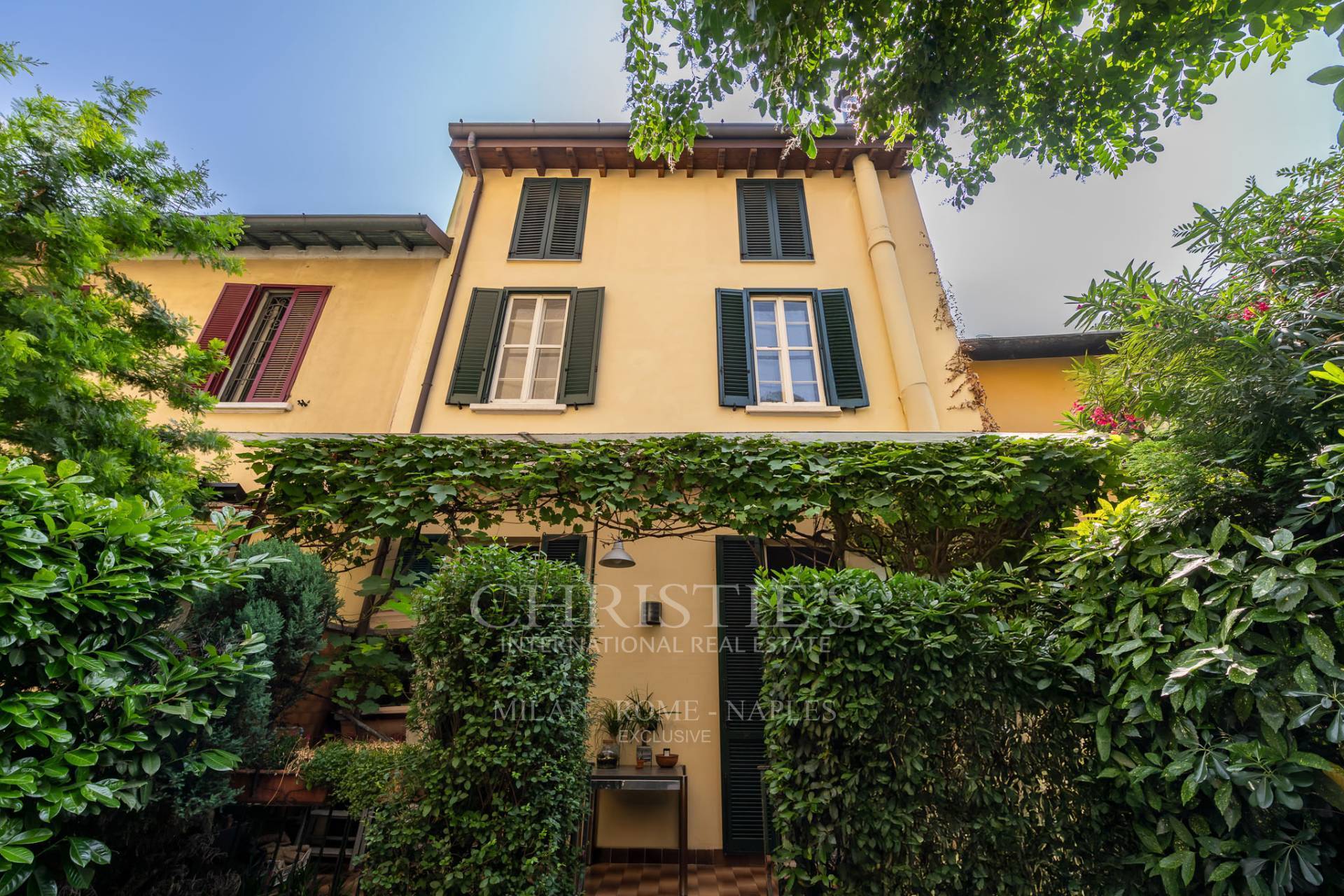 picture of Exclusive Villa With Garden And Private Parking