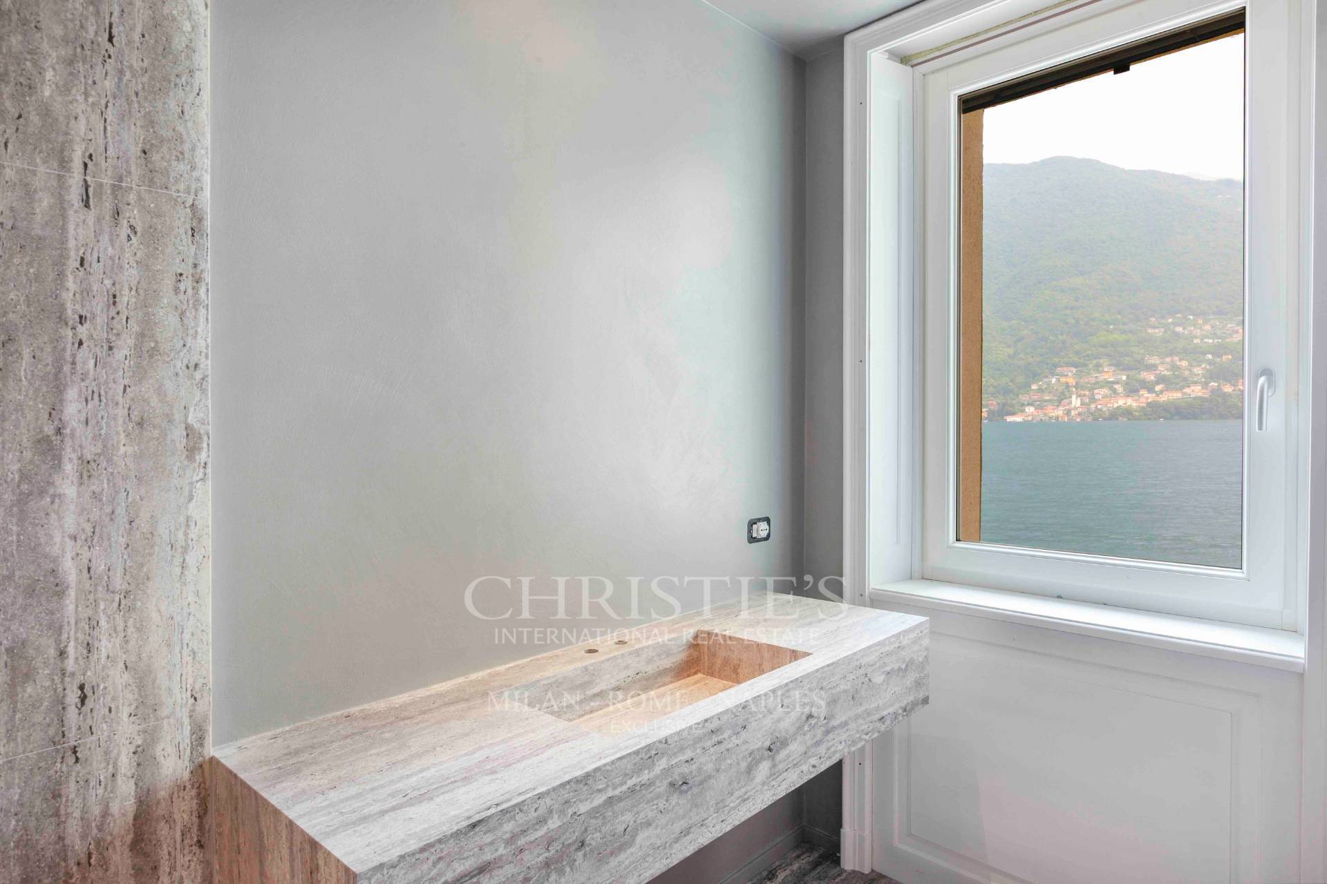 picture of Luxurious Villa On Lake Como With Infinity Pool And Private Dock