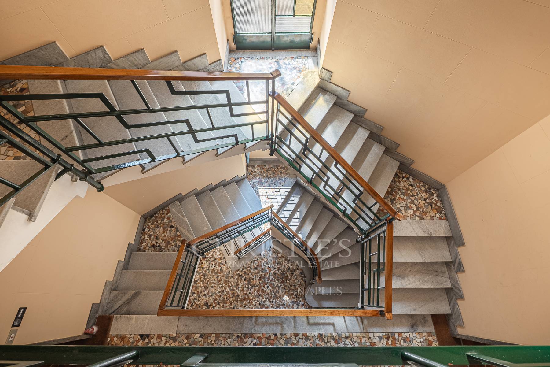 picture of Elegant Fully Renovated Apartment In Washington District