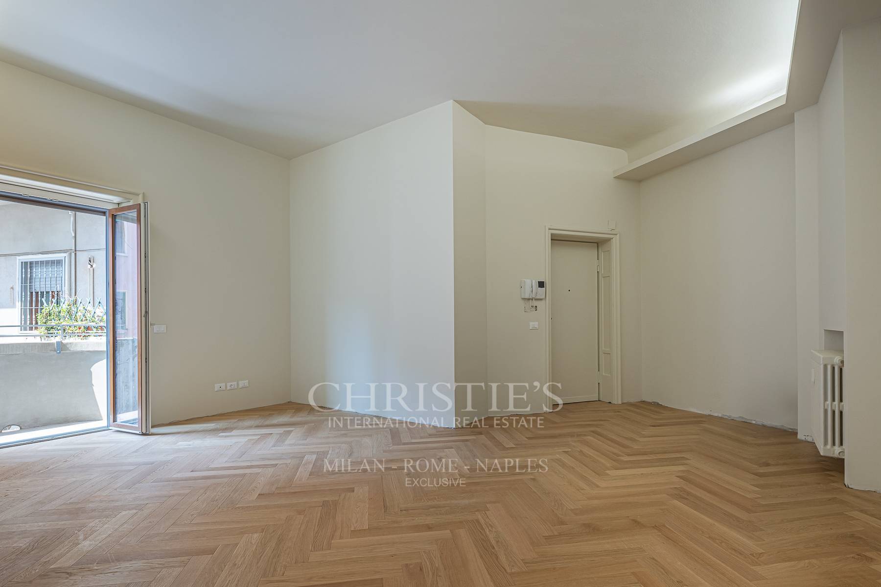 picture of Elegant Fully Renovated Apartment In Washington District