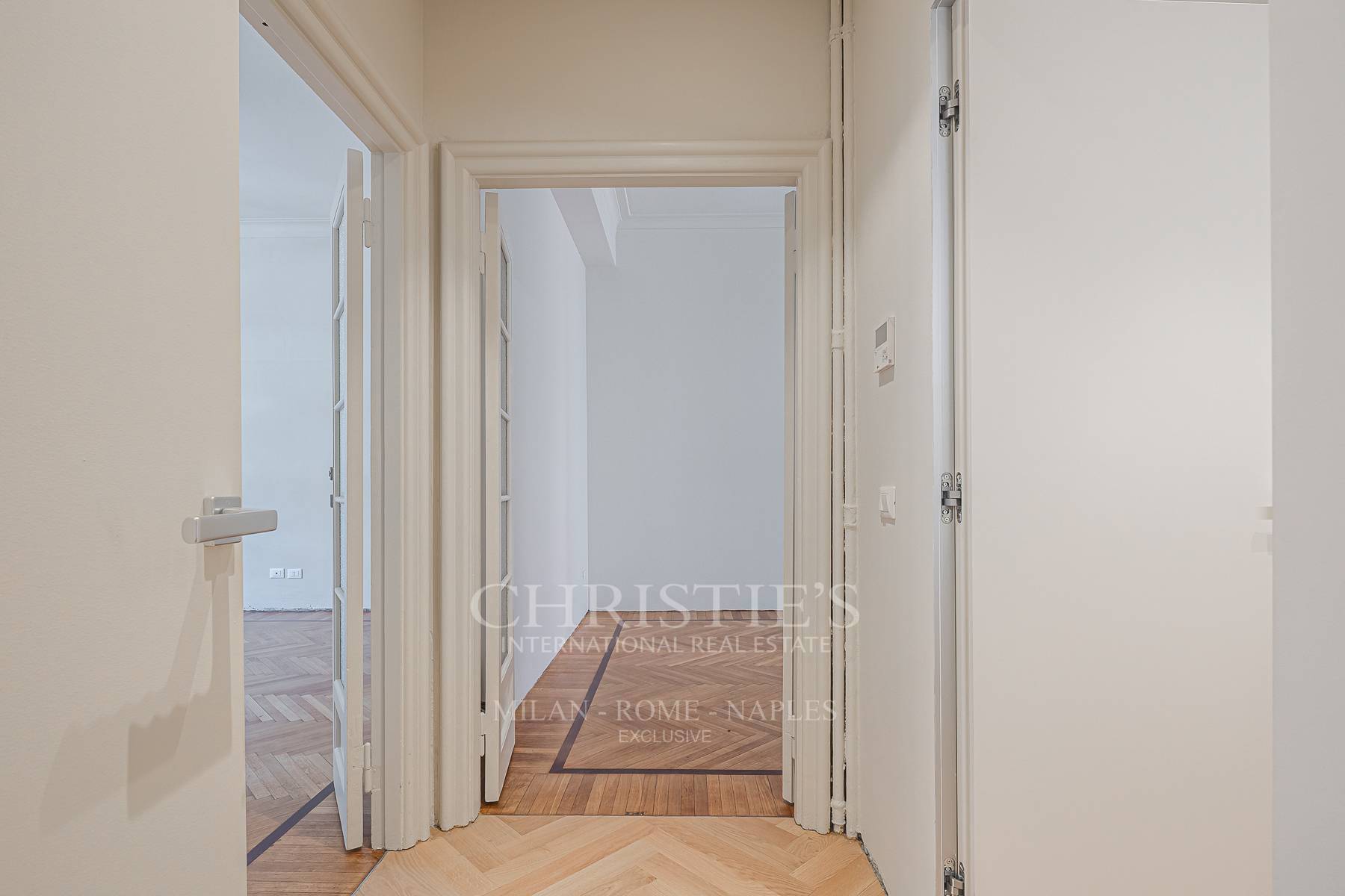 picture of Elegant Fully Renovated Apartment In Washington District