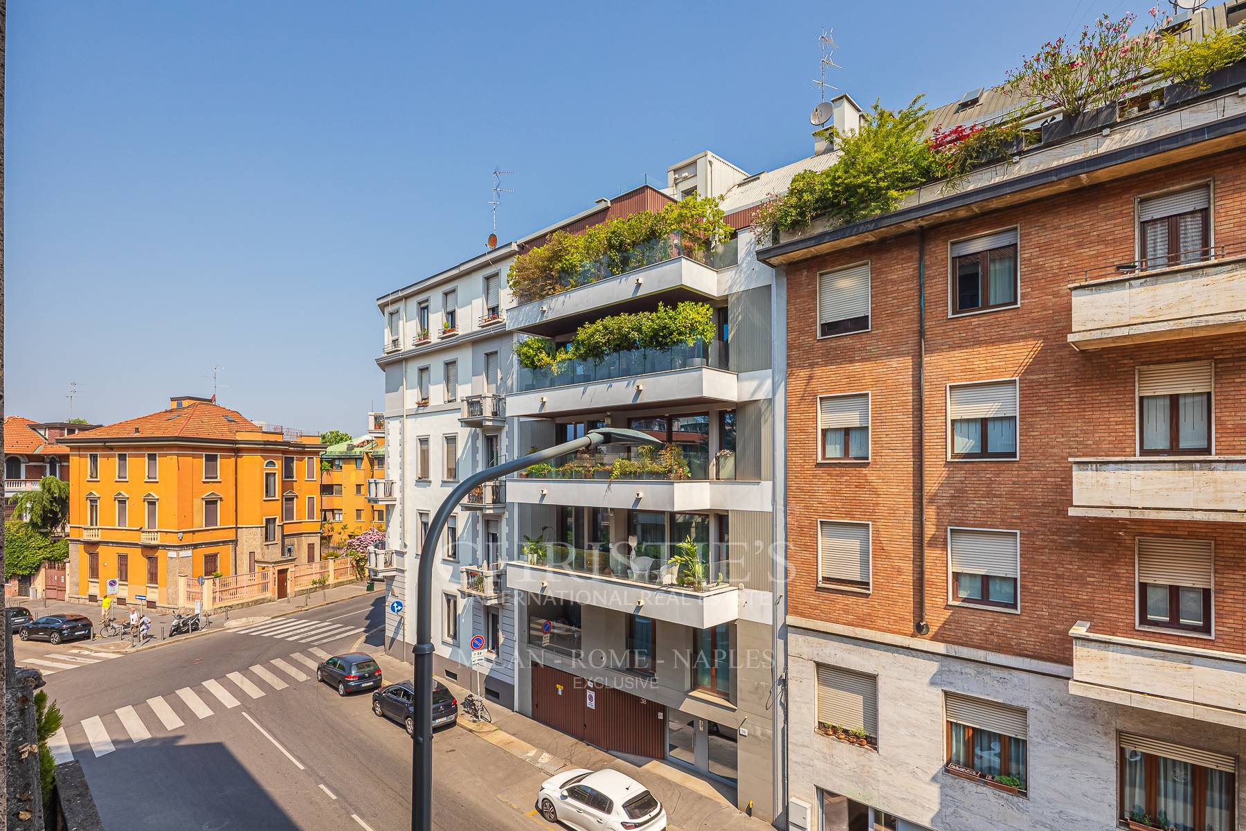 picture of Elegant Fully Renovated Apartment In Washington District