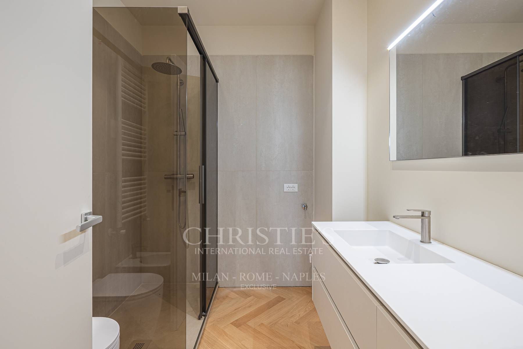 picture of Elegant Fully Renovated Apartment In Washington District