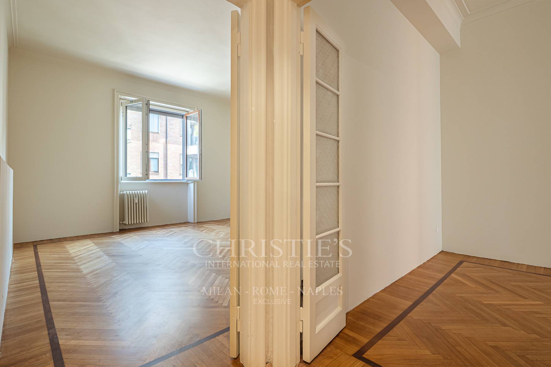 picture of Elegant Fully Renovated Apartment In Washington District