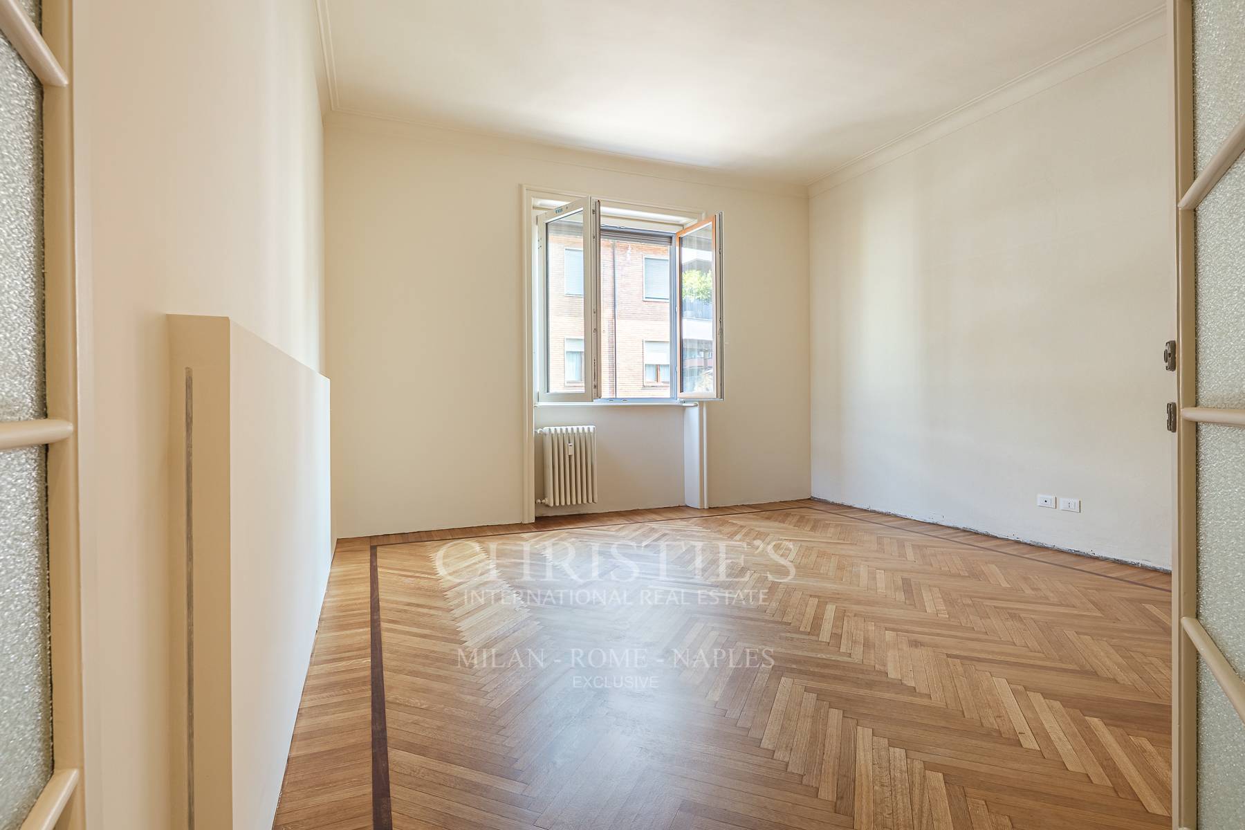 picture of Elegant Fully Renovated Apartment In Washington District