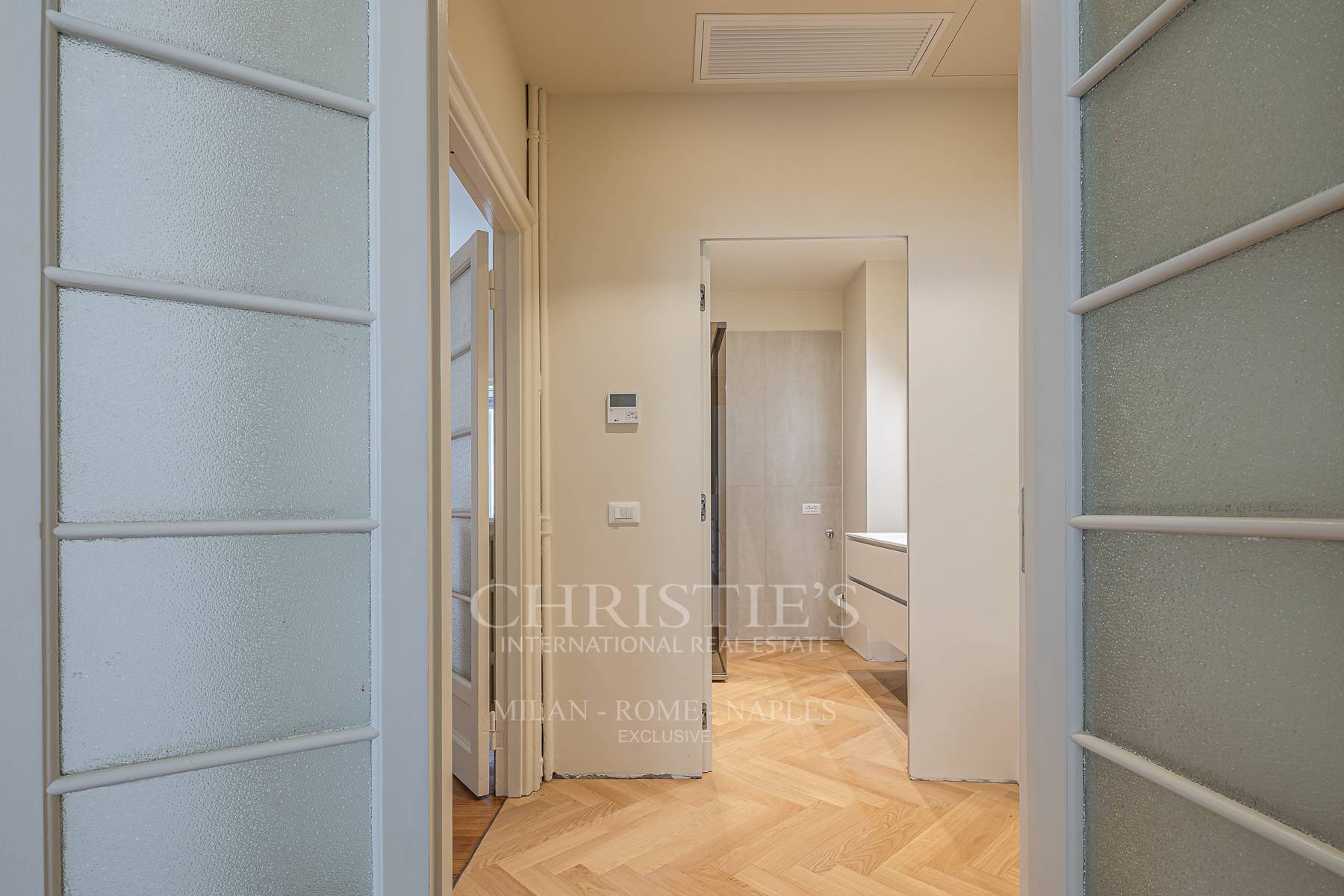 picture of Elegant Fully Renovated Apartment In Washington District