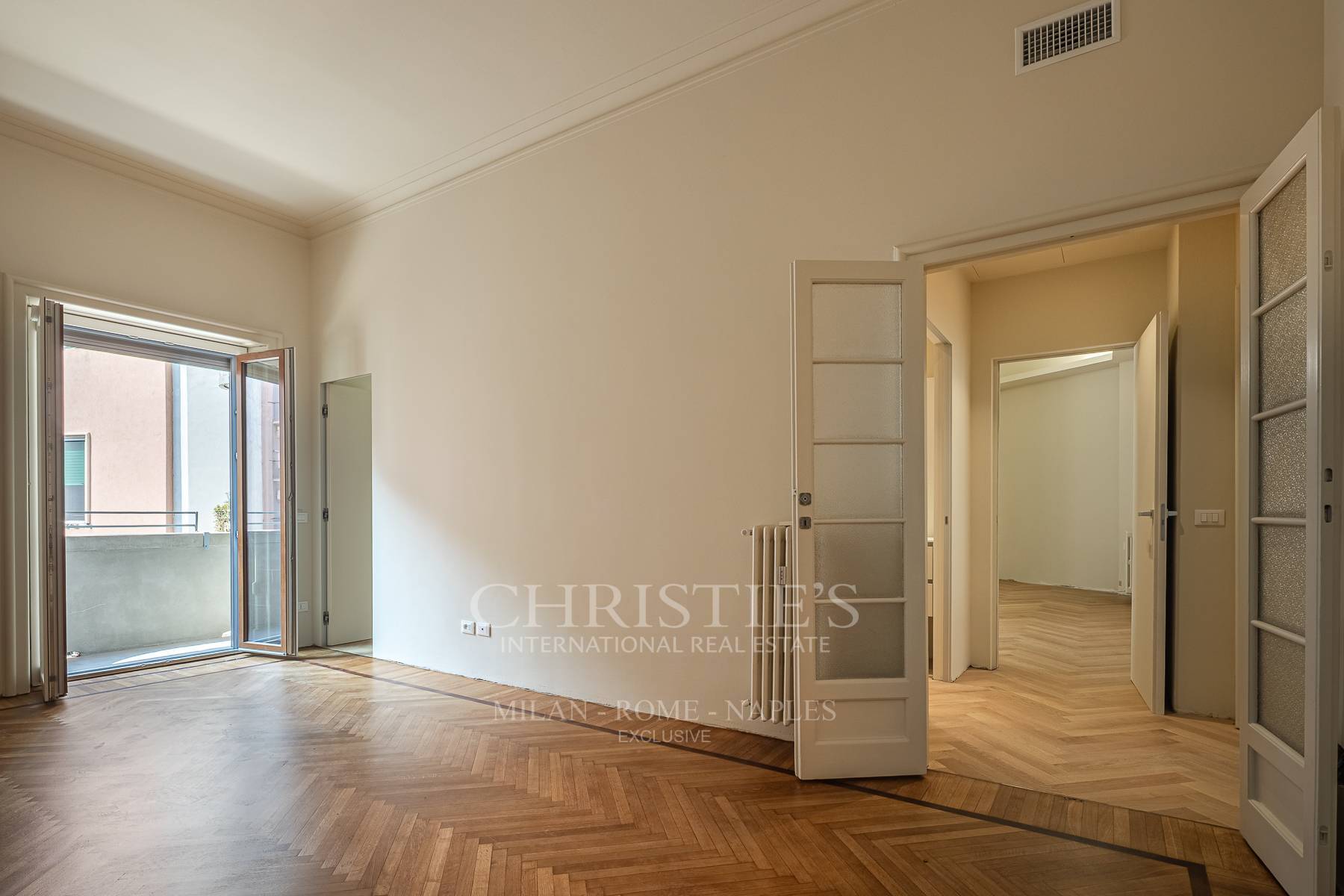 picture of Elegant Fully Renovated Apartment In Washington District