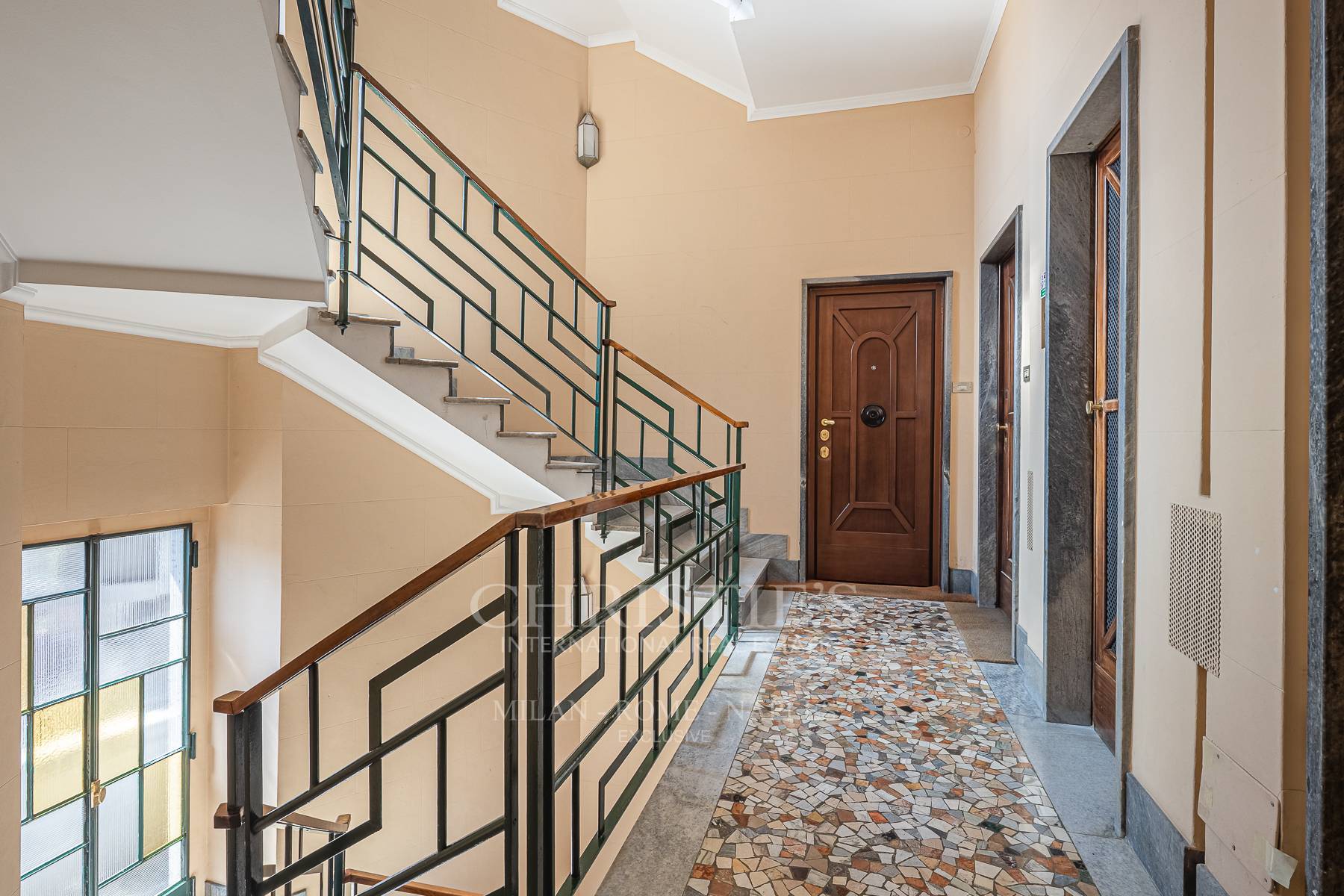 picture of Elegant Fully Renovated Apartment In Washington District
