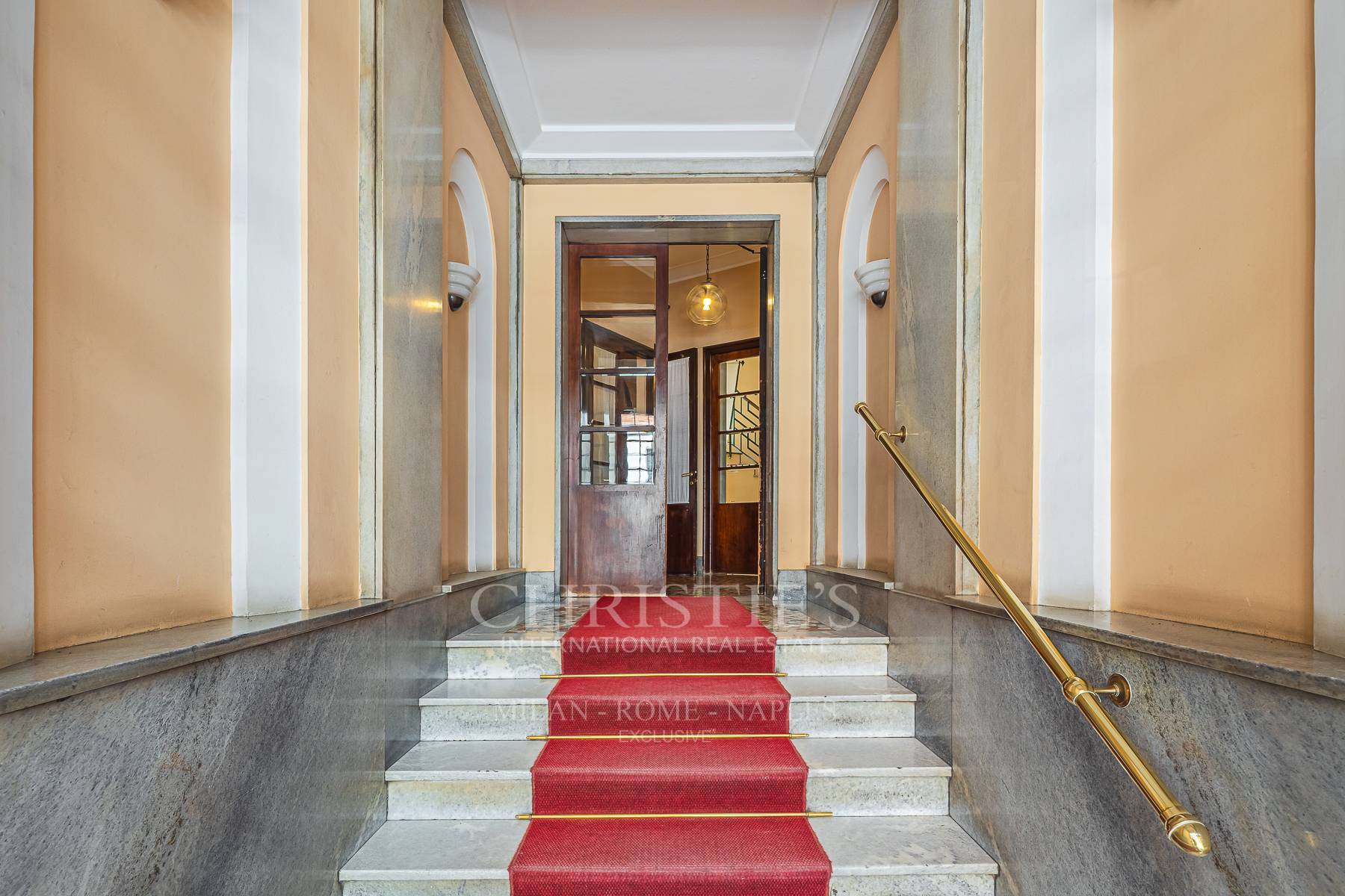 picture of Elegant Fully Renovated Apartment In Washington District