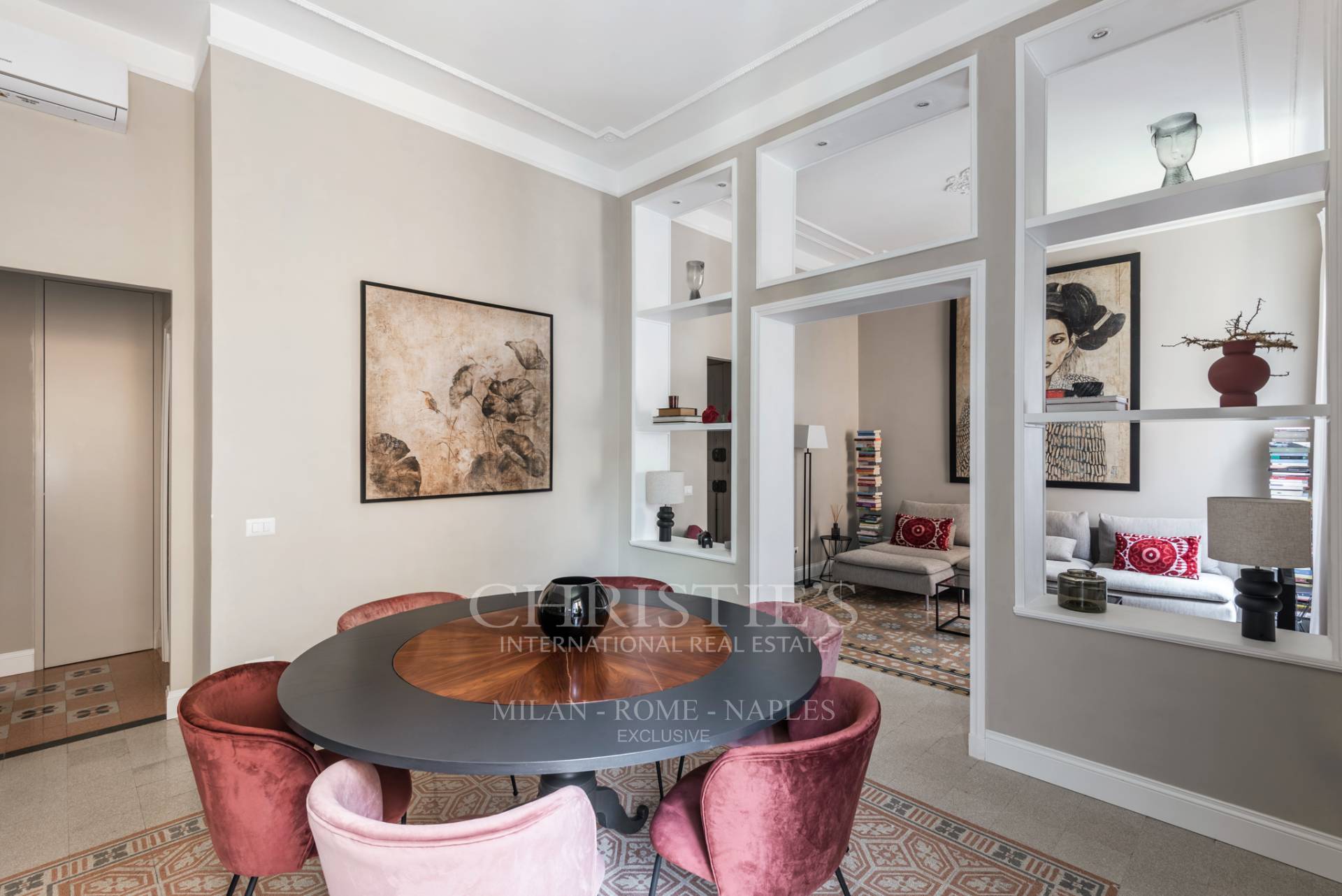picture of Charming Apartment Surrounded By Gardens