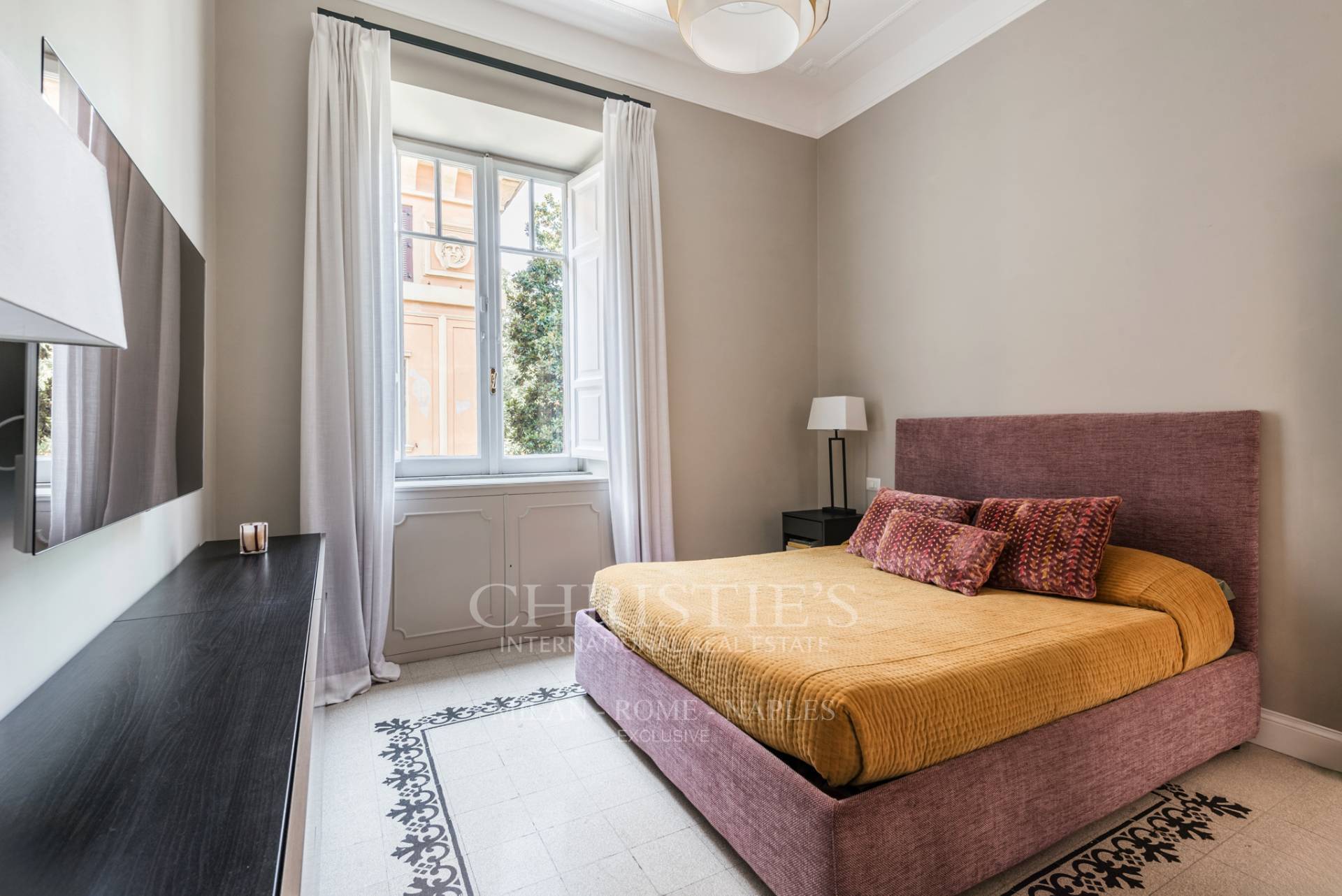 picture of Charming Apartment Surrounded By Gardens
