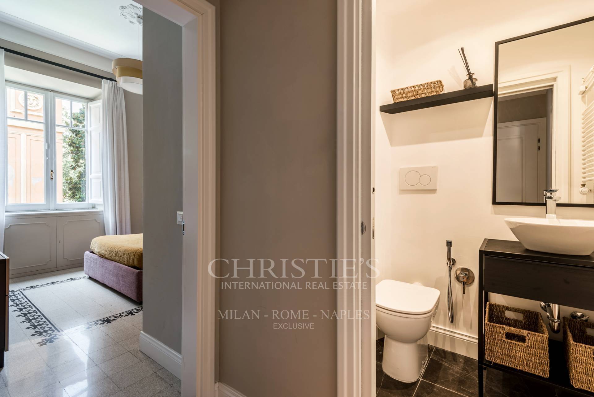 picture of Charming Apartment Surrounded By Gardens