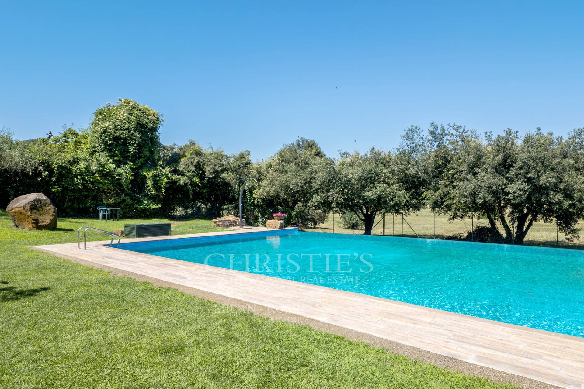 picture of Splendid Property In The The National Golf Course