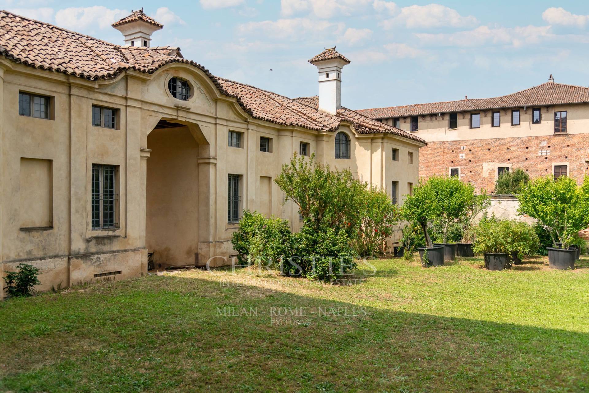 picture of 18th-century Lombard Palazzo – Historic Elegance For Discerning Investors