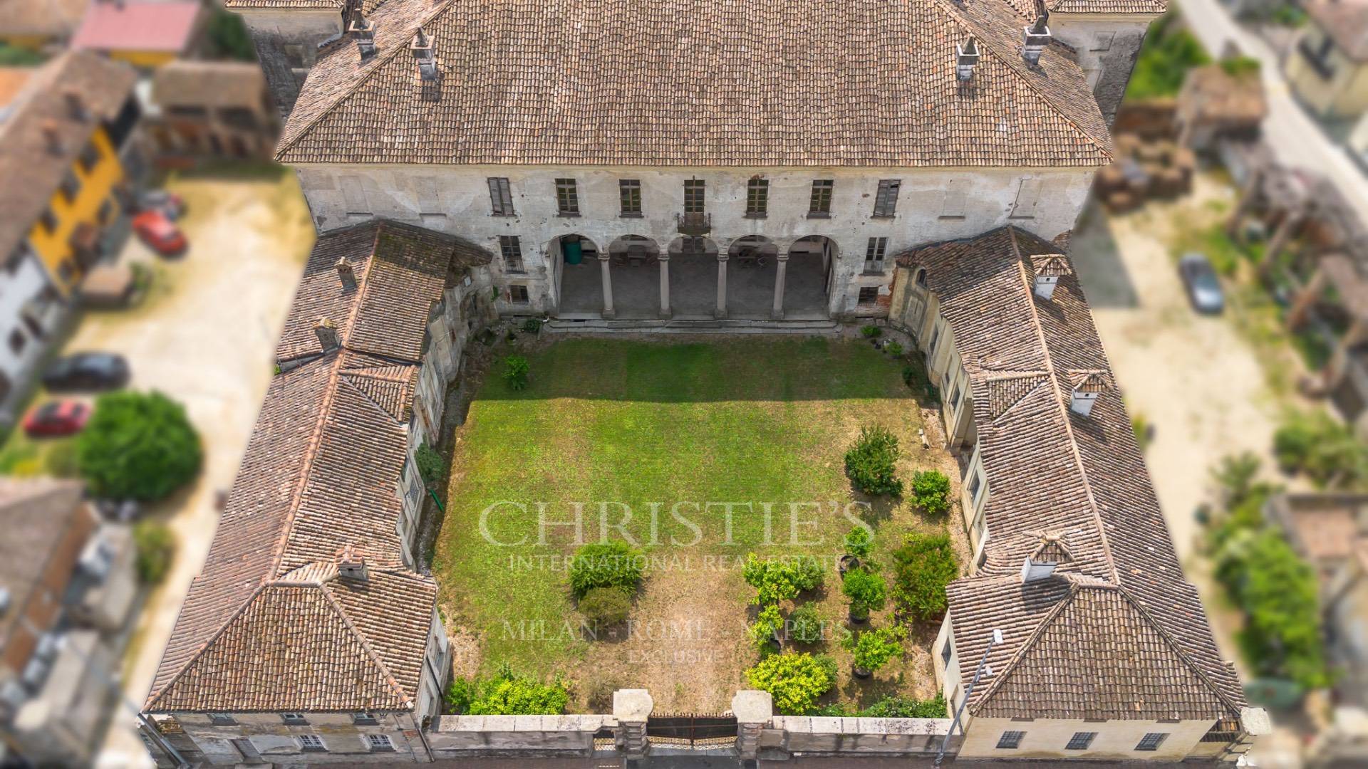 picture of 18th-century Lombard Palazzo – Historic Elegance For Discerning Investors