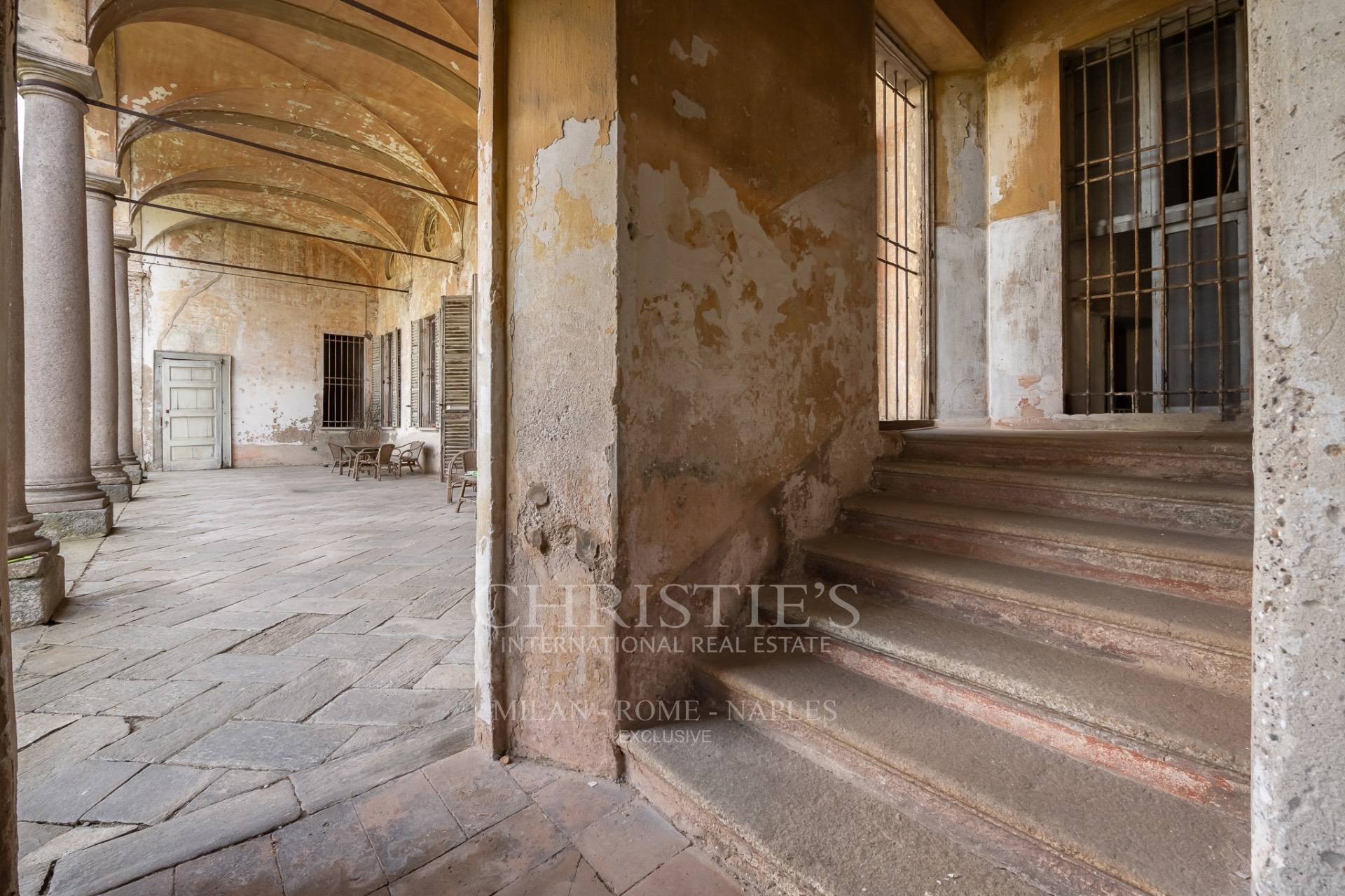 picture of 18th-century Lombard Palazzo – Historic Elegance For Discerning Investors