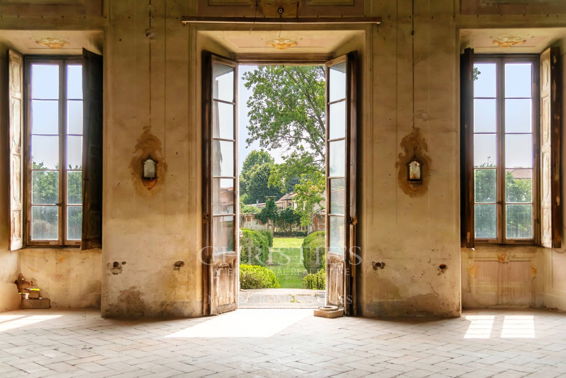 picture of 18th-century Lombard Palazzo – Historic Elegance For Discerning Investors