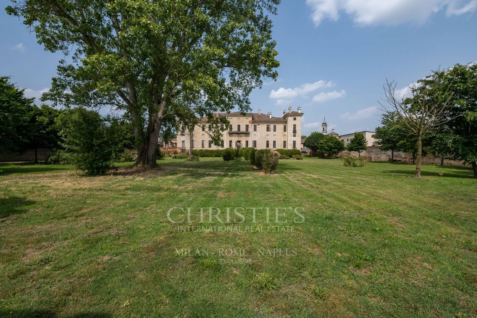 picture of 18th-century Lombard Palazzo – Historic Elegance For Discerning Investors