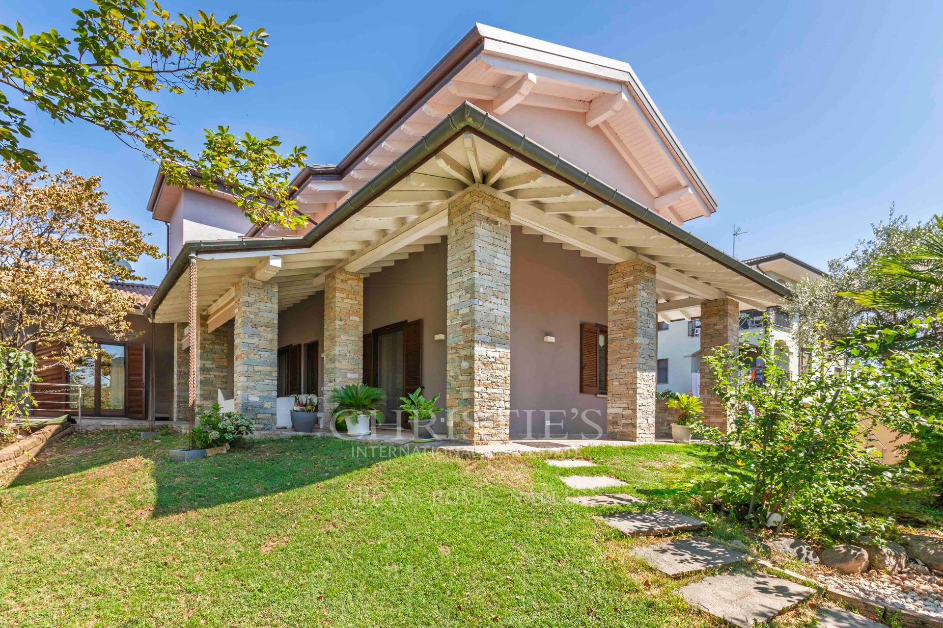 picture of Detached Villa With Spacious Garden