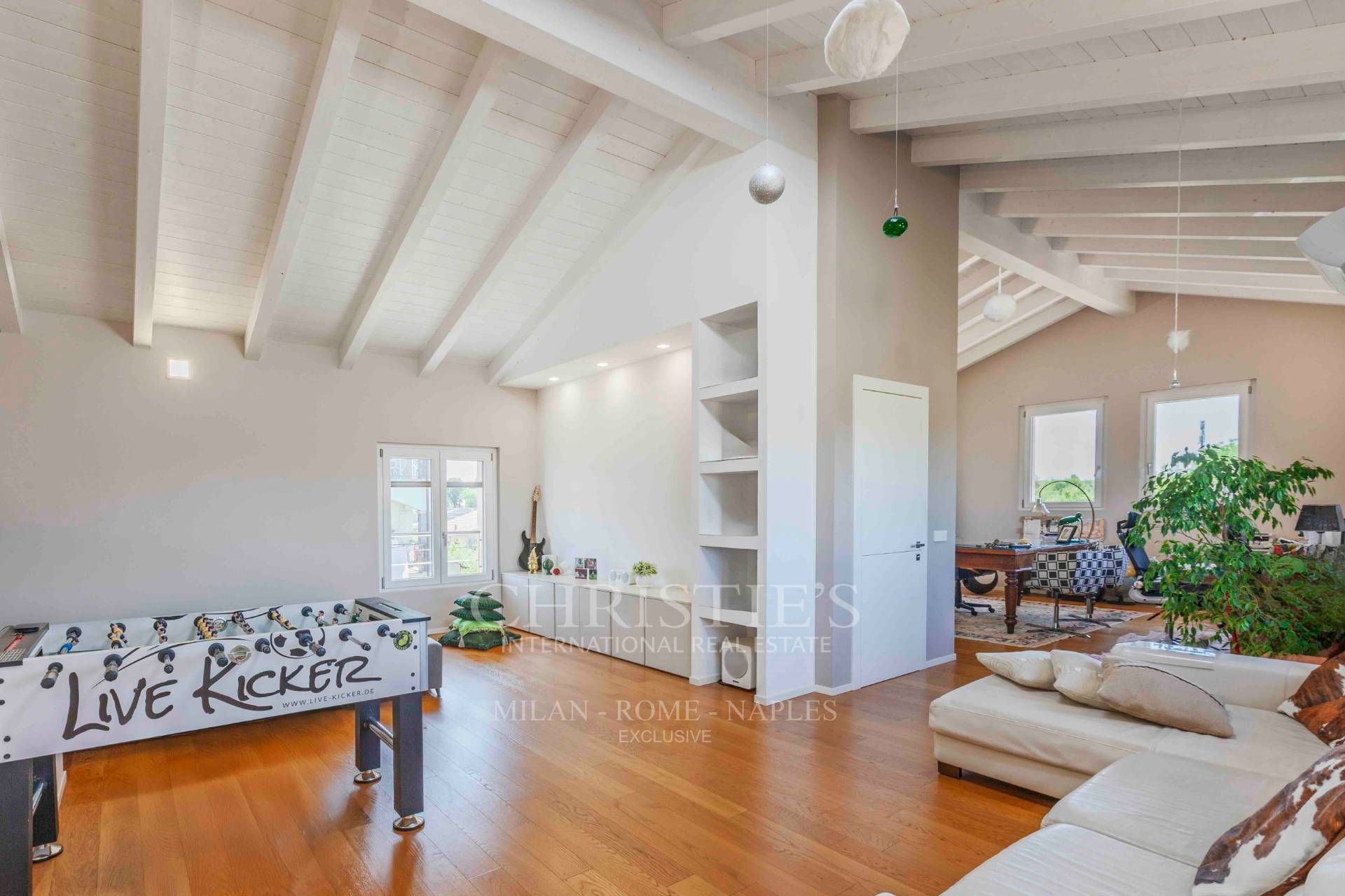 picture of Detached Villa With Spacious Garden