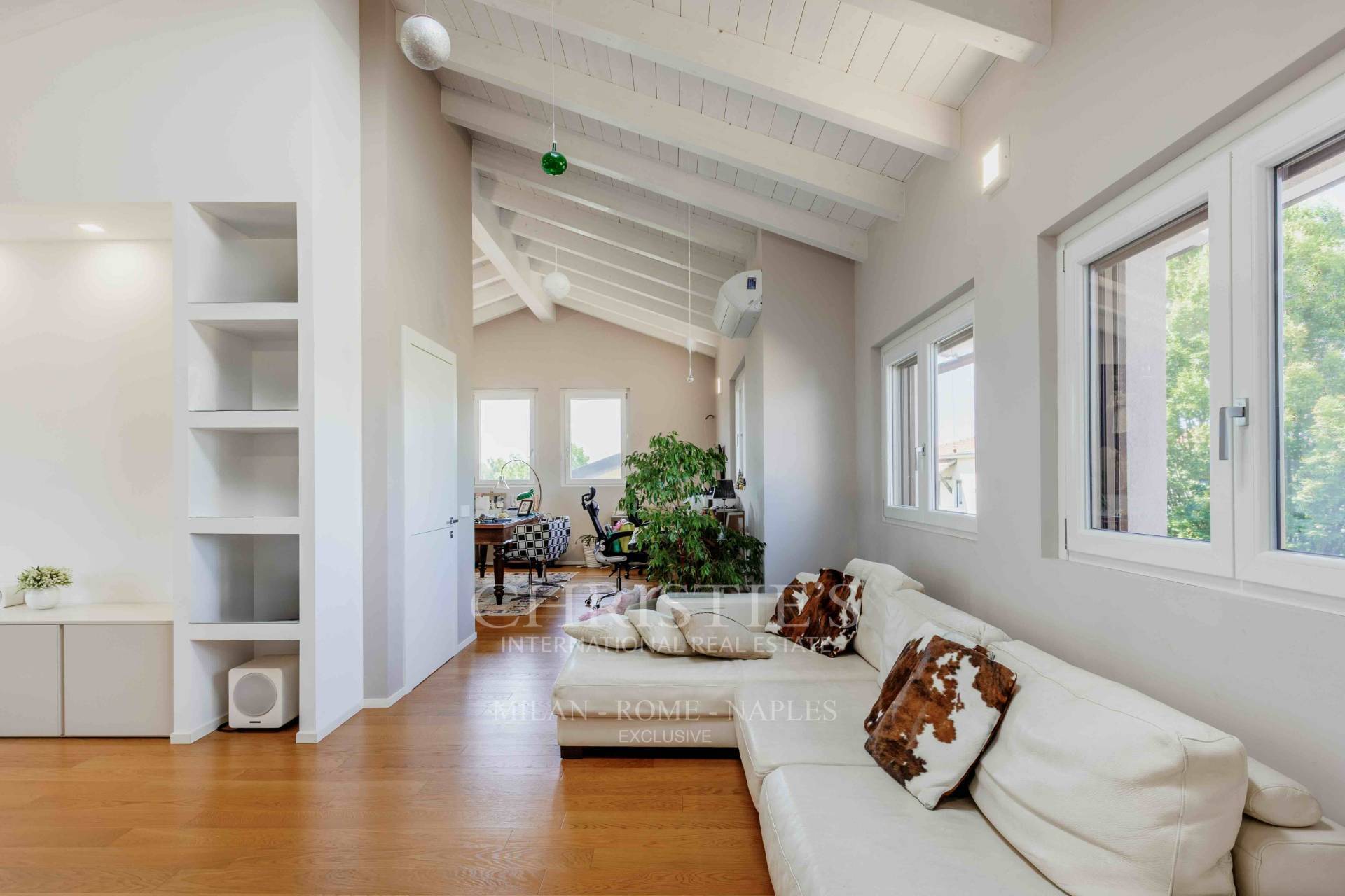 picture of Detached Villa With Spacious Garden