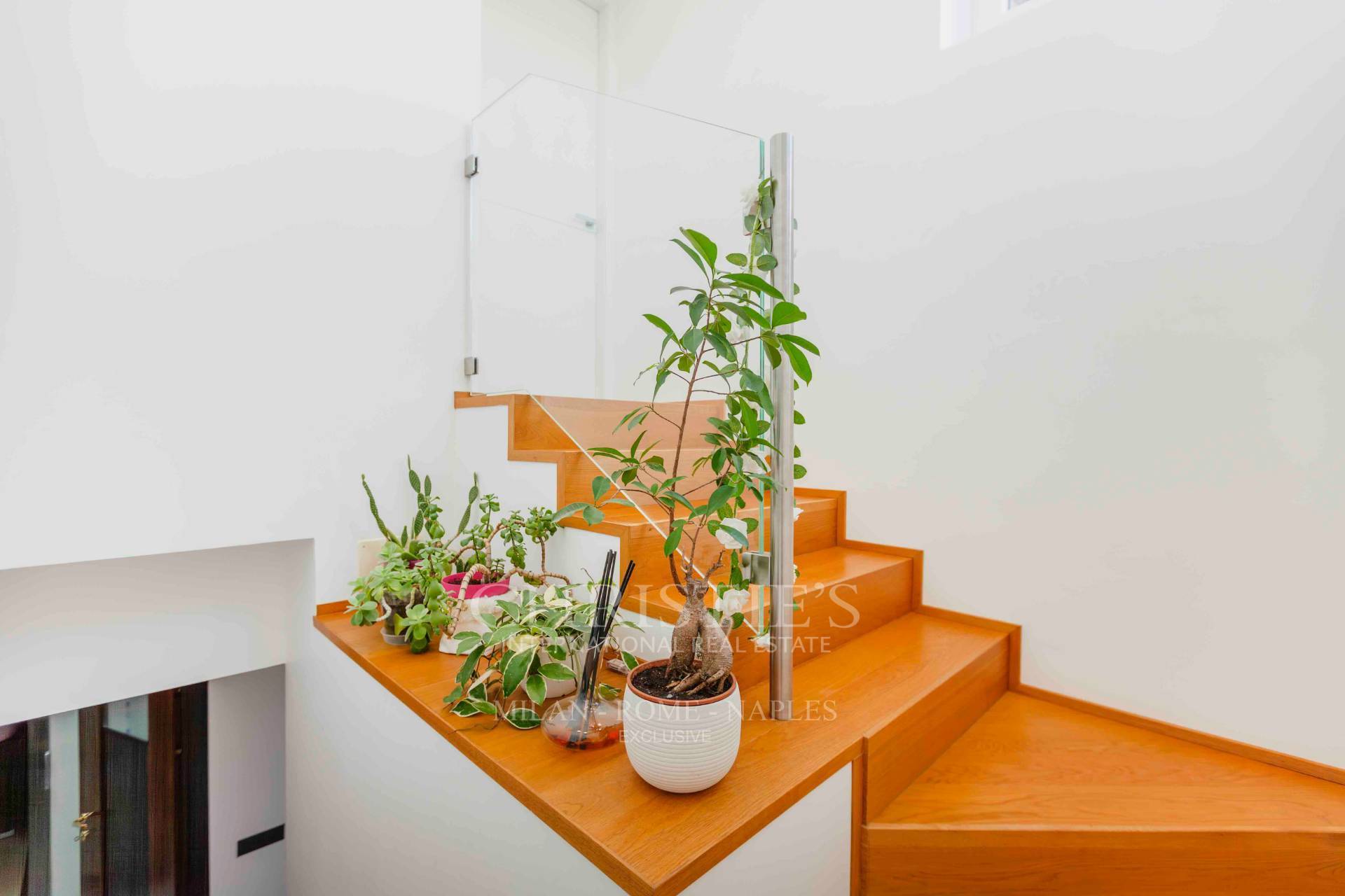 picture of Detached Villa With Spacious Garden