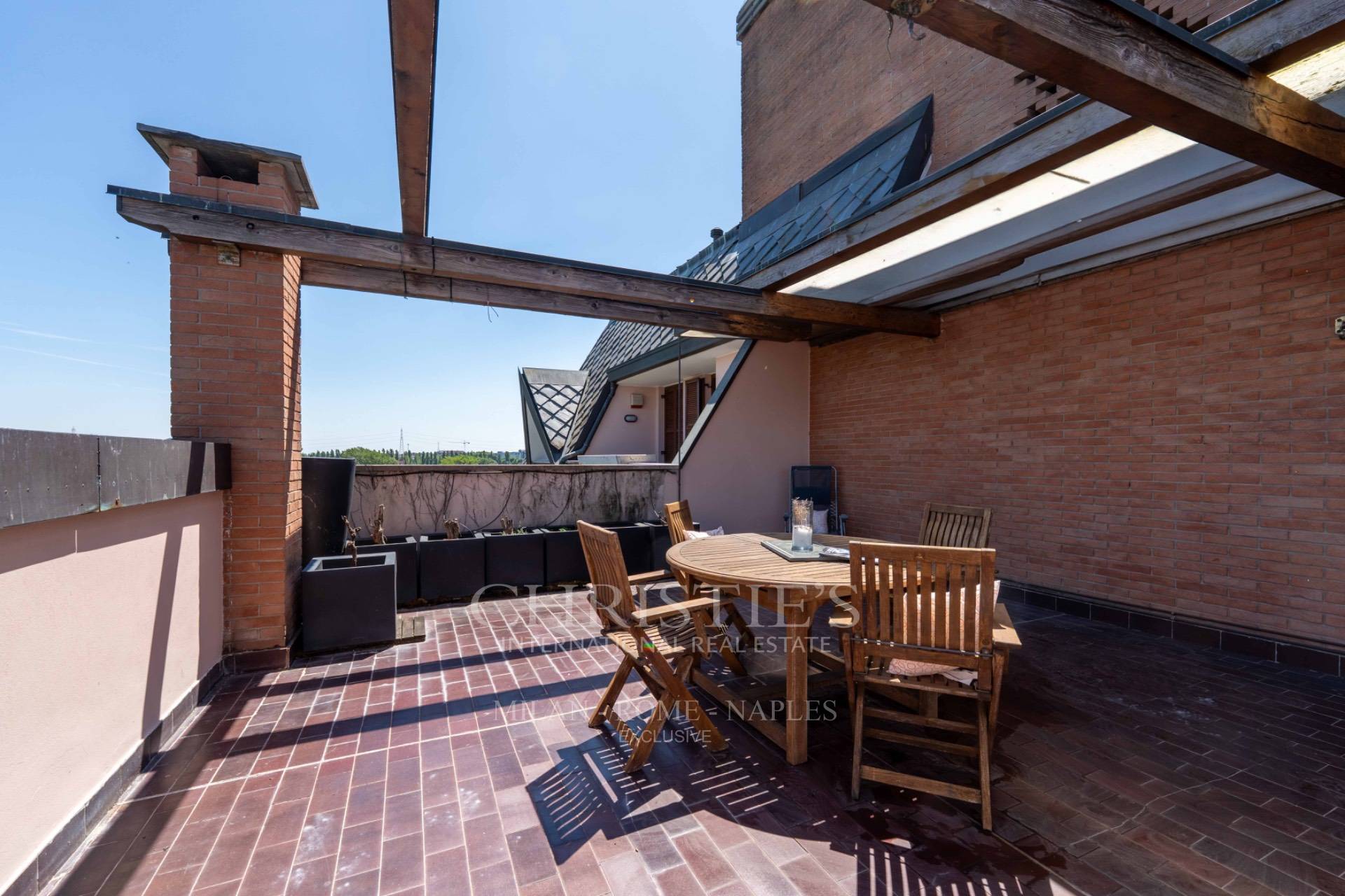 picture of Exclusive Penthouse On Two Levels With Four Entrances And Two Double Garages
