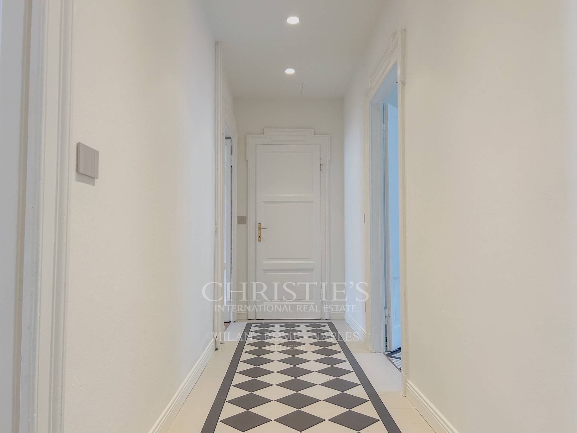 picture of Charming, Fully Renovated Apartment In  Indipendenza Area