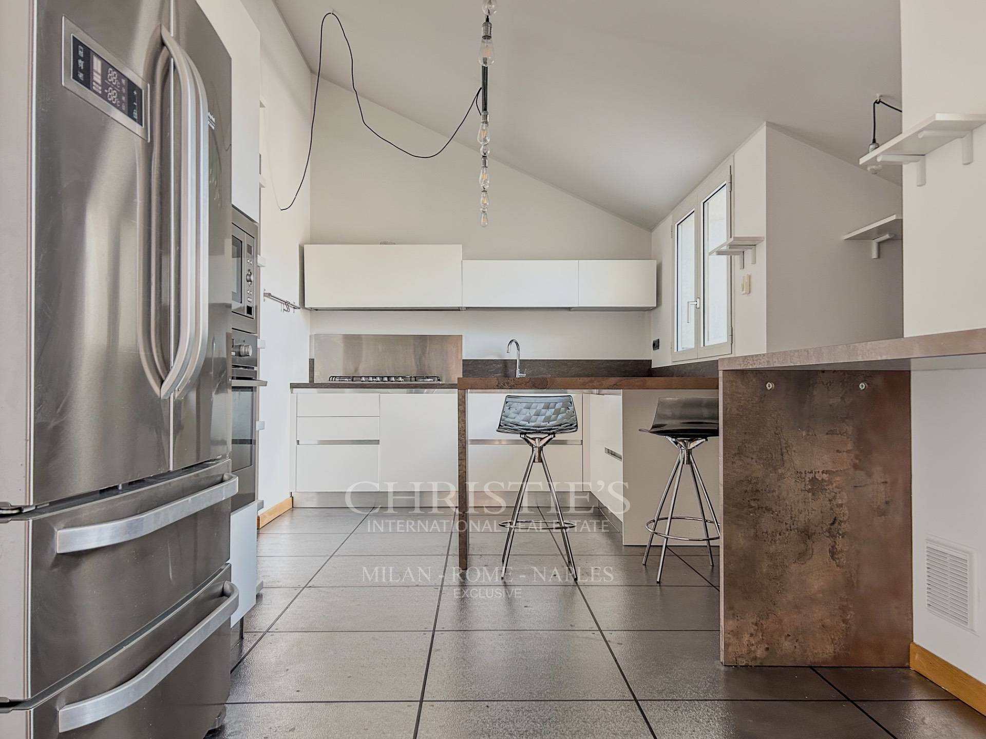 picture of Modern Top Floor Apartment With Terraces – Indipendenza Area
