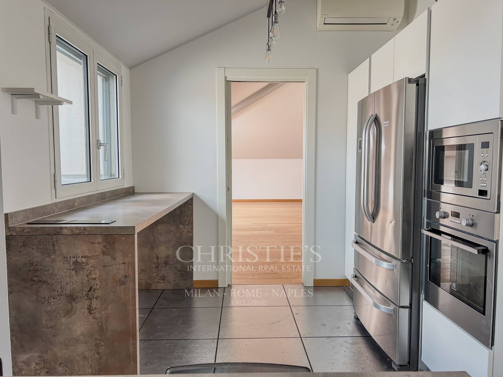 picture of Modern Top Floor Apartment With Terraces – Indipendenza Area