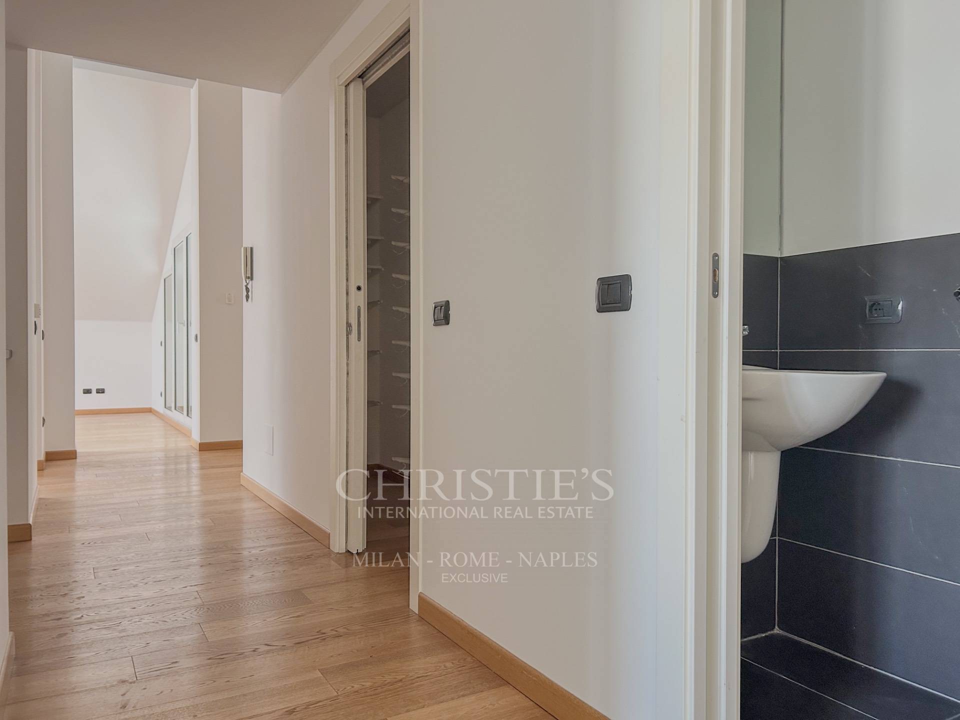 picture of Modern Top Floor Apartment With Terraces – Indipendenza Area