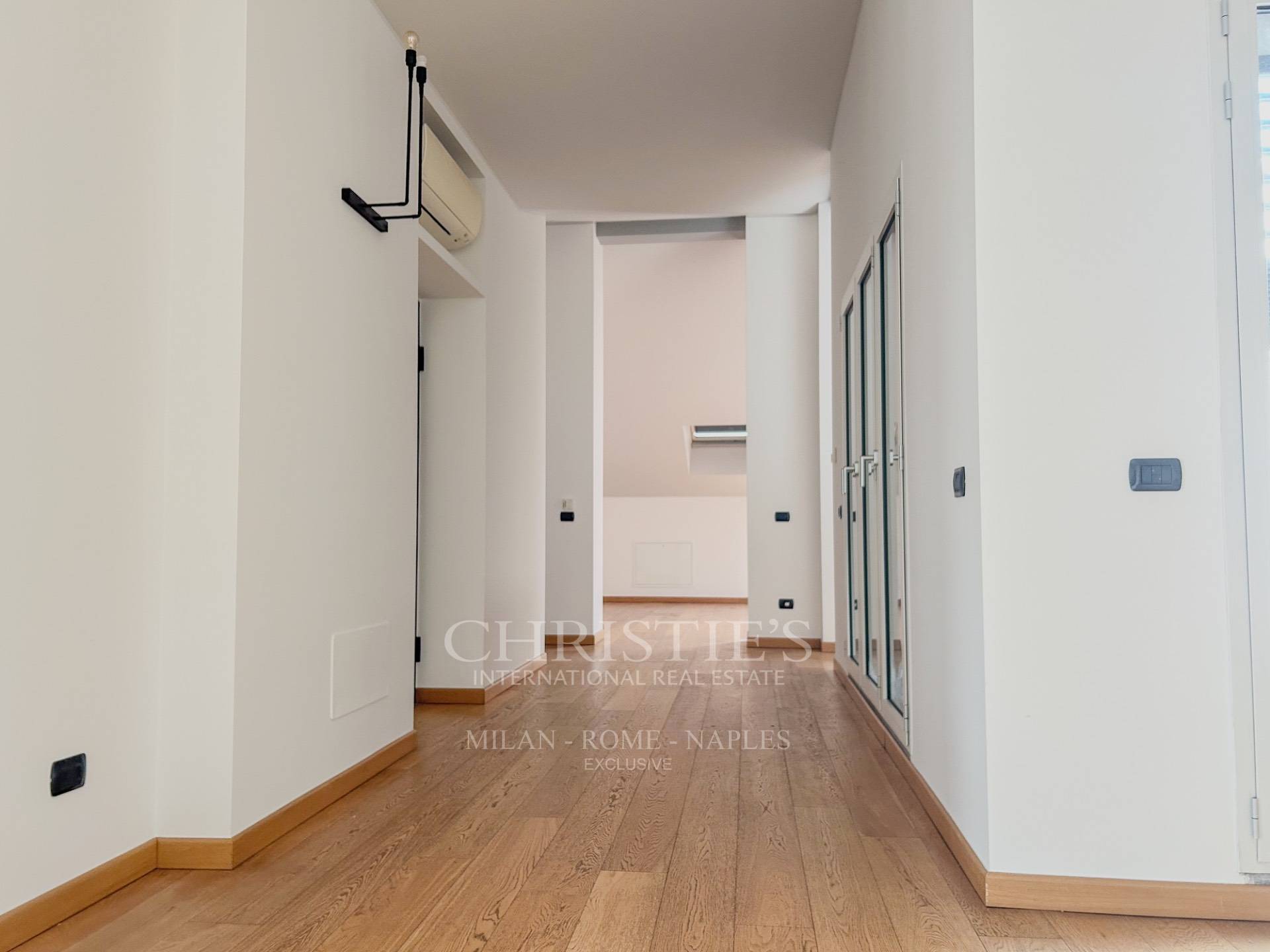 picture of Modern Top Floor Apartment With Terraces – Indipendenza Area
