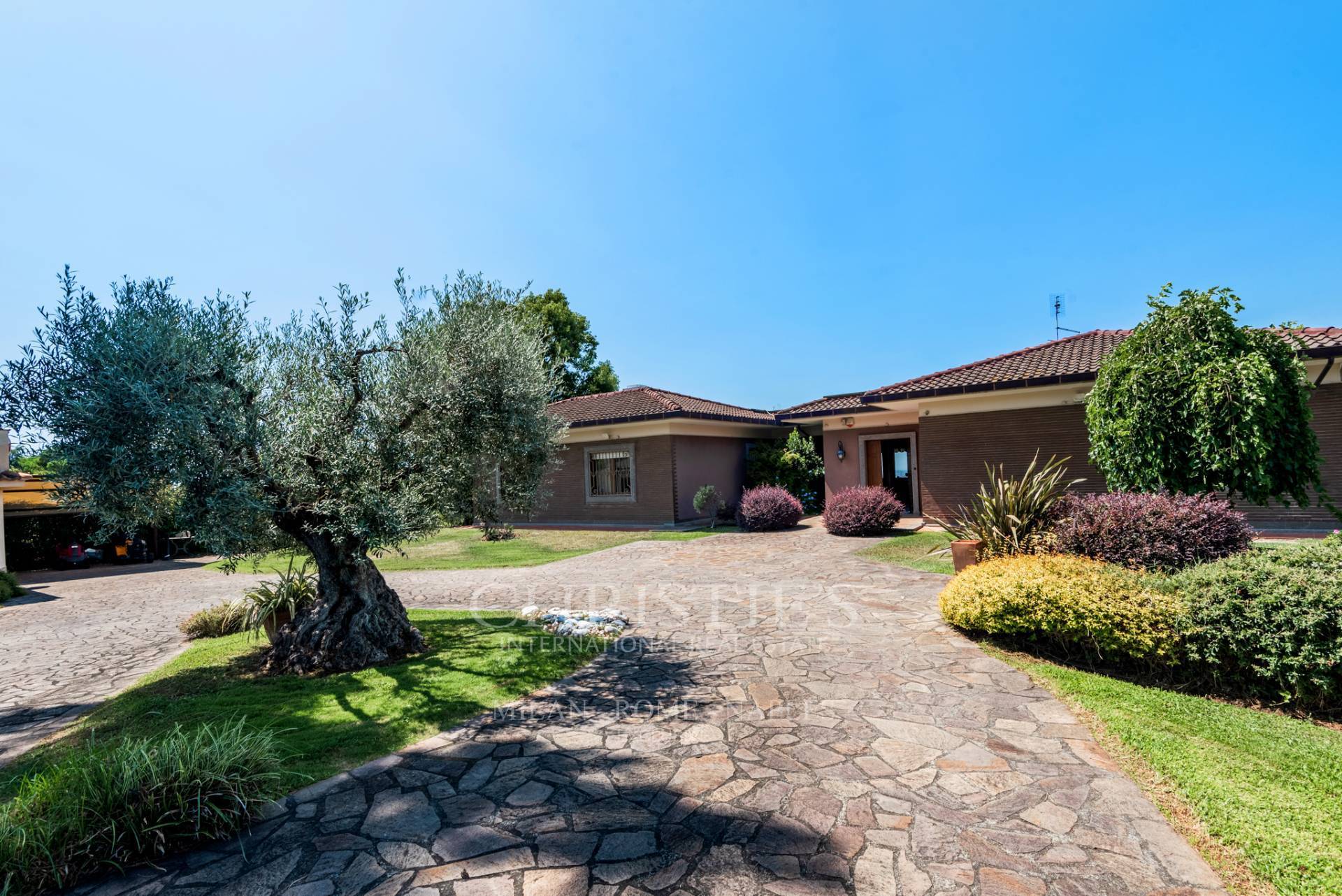 picture of Country House With Swimming Pool And Tennis Court