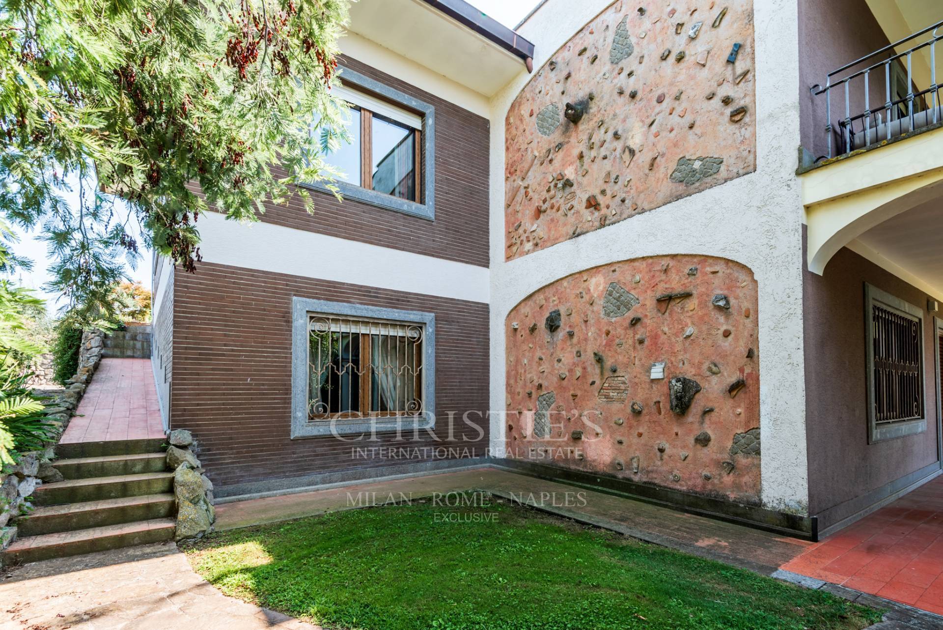picture of Country House With Swimming Pool And Tennis Court